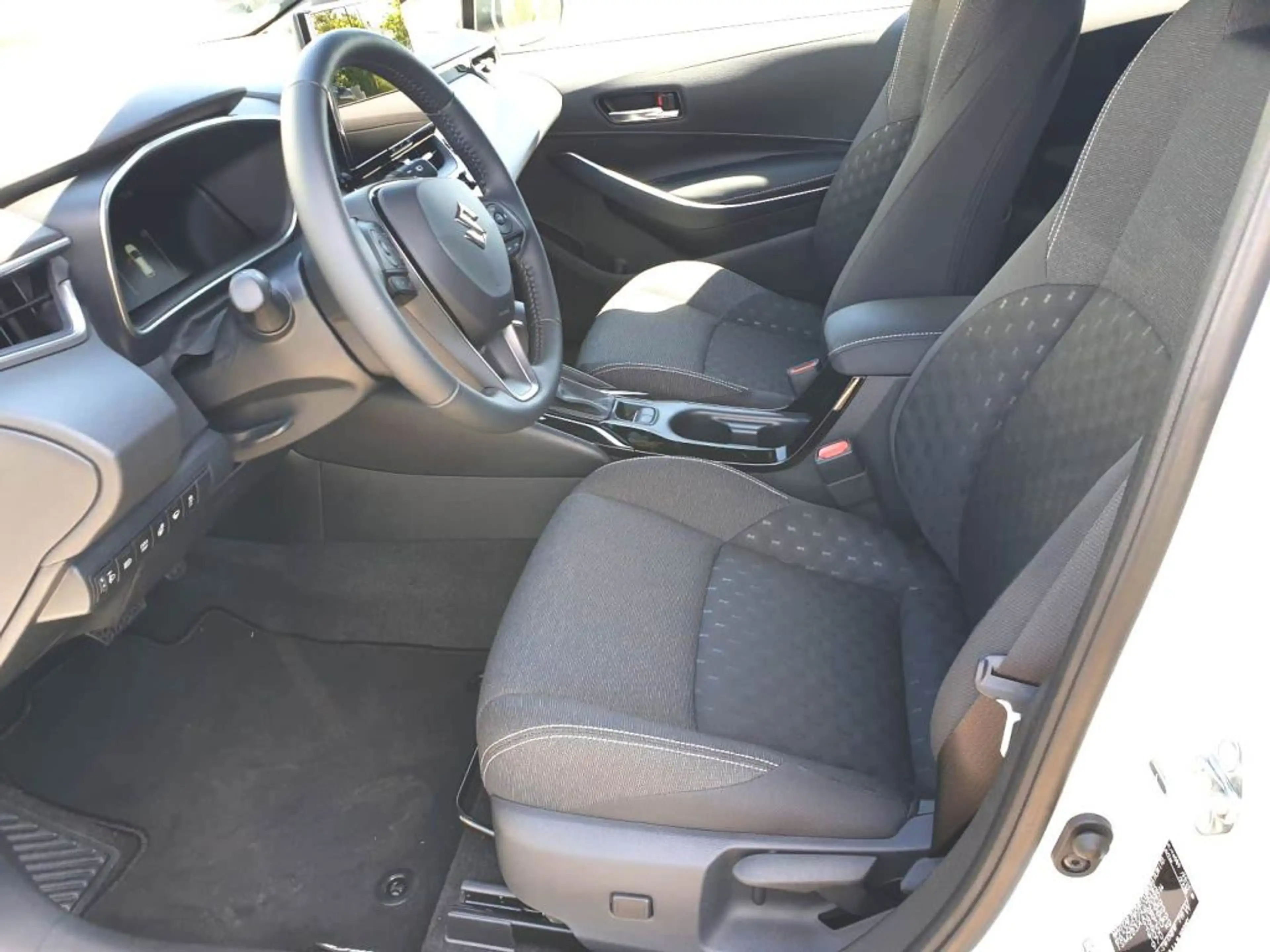 Suzuki Swace 1.8 Hybrid CVT Comfort+ — photo 10