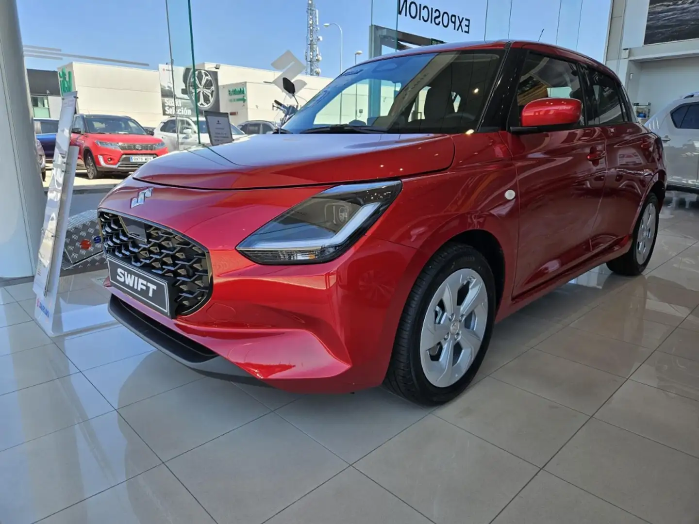 Suzuki Swift 1.2 Mild Hybrid S2 CVT Rojo - 2