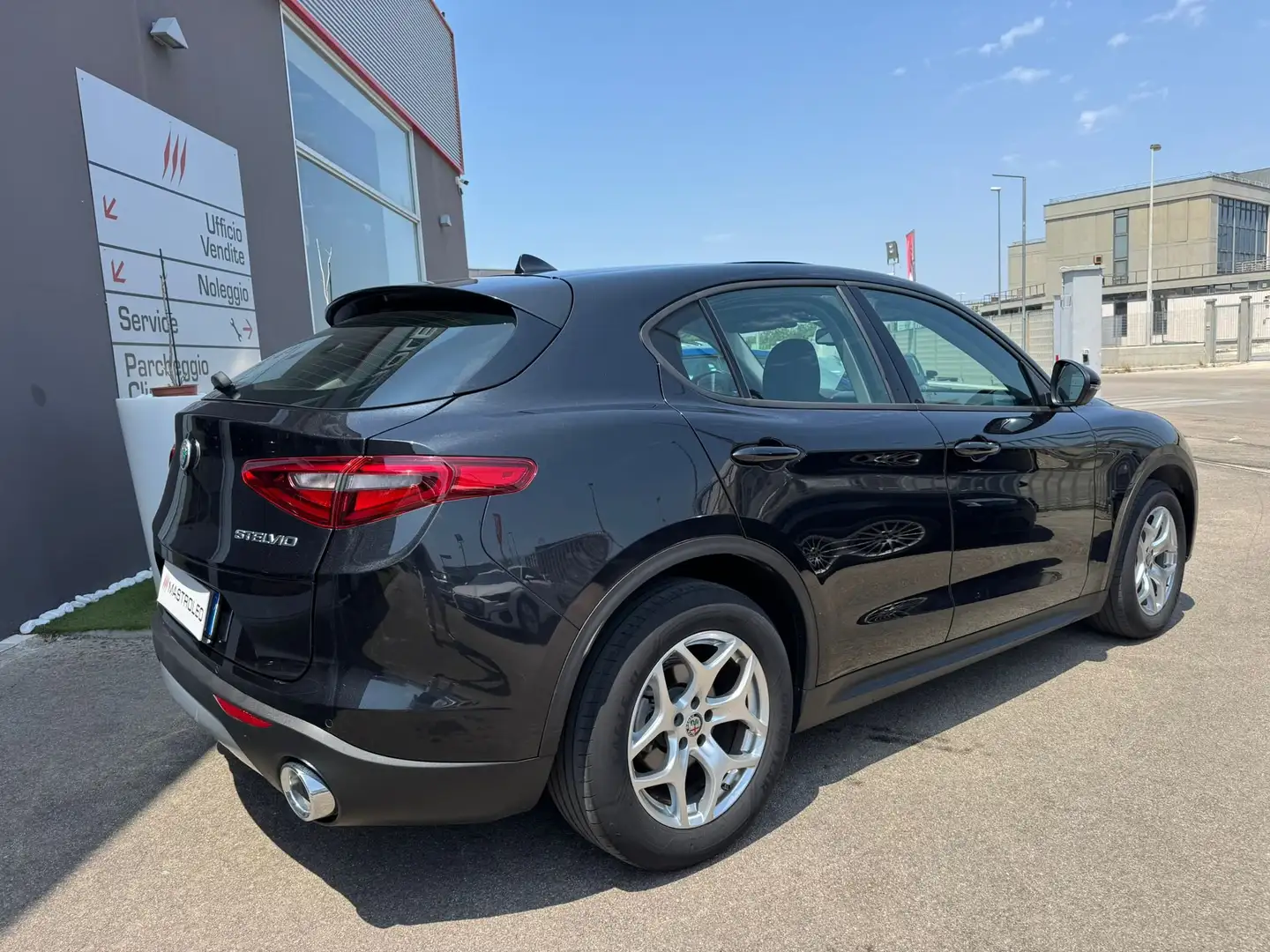 Alfa Romeo Stelvio Stelvio 2.2 t Business Q4 190cv auto, Km Certifica Nero - 2
