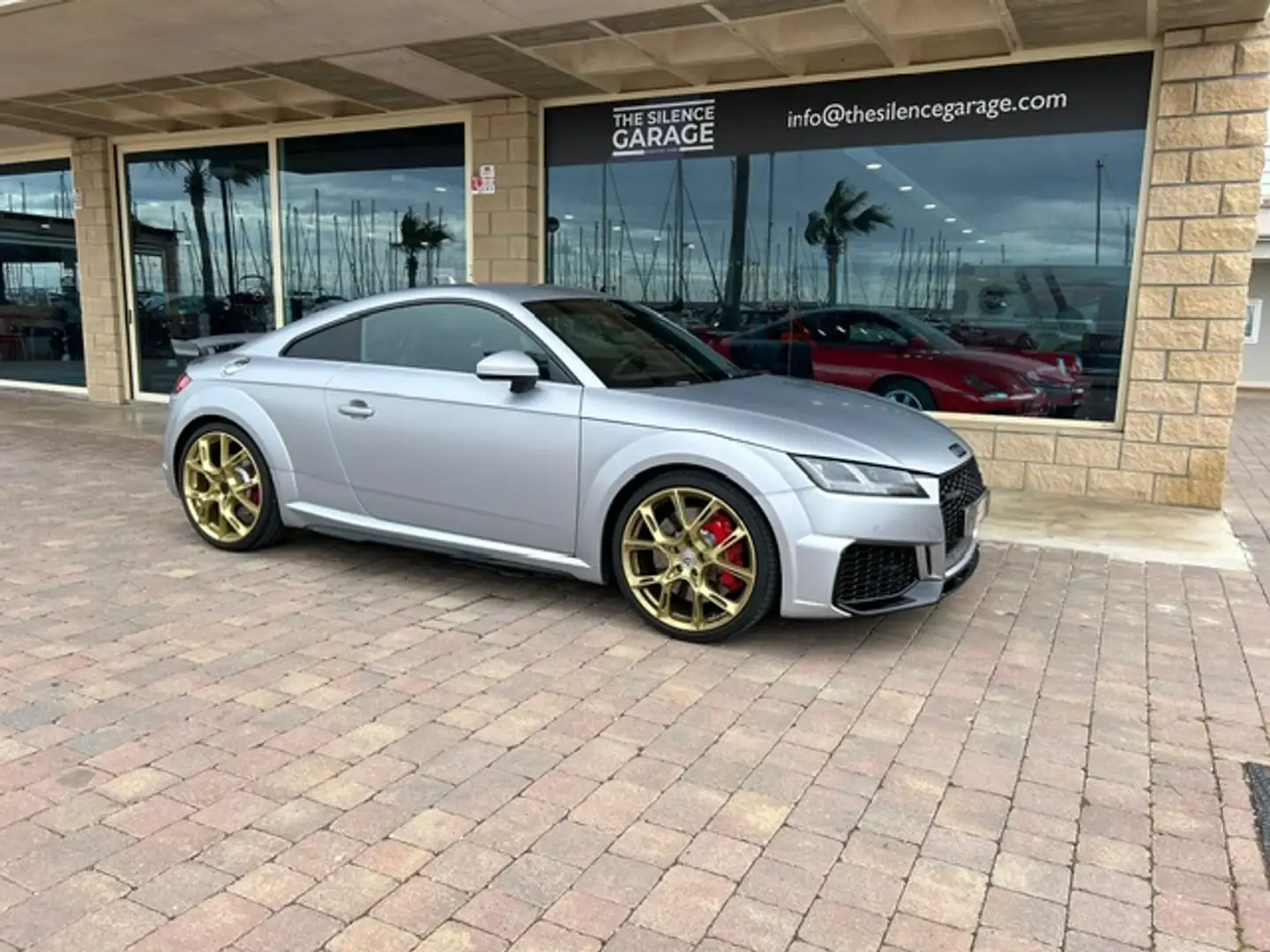 Audi TT RS Coupé 2.5 TFSI quattro S tronic Grau - 1