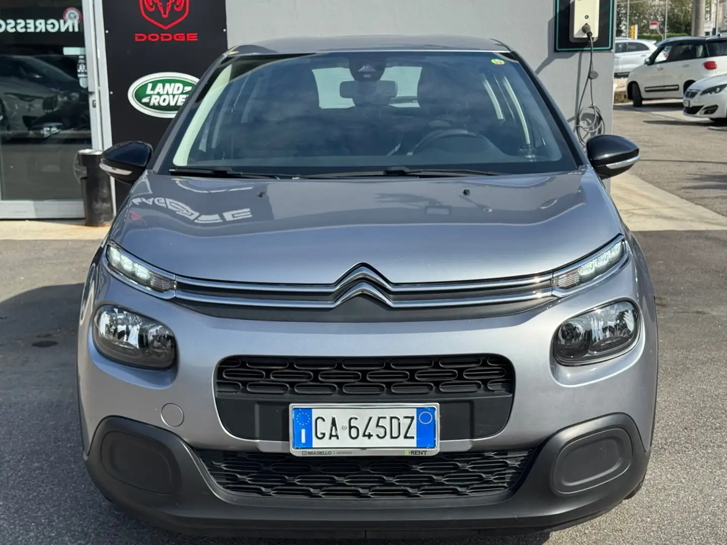 Citroen C3 Citroen C3 PureTech 83 S&S Feel Neo patentati Grijs - 2