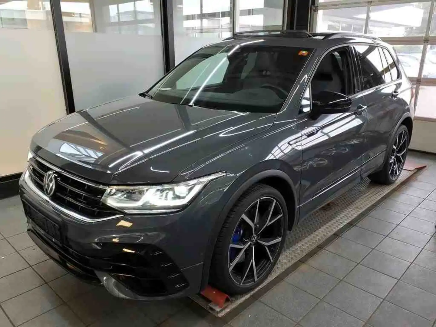 Volkswagen Tiguan 2.0 TSI 4Motion DSG R*BLACK-STYLE*HUD*AHK Gris - 2