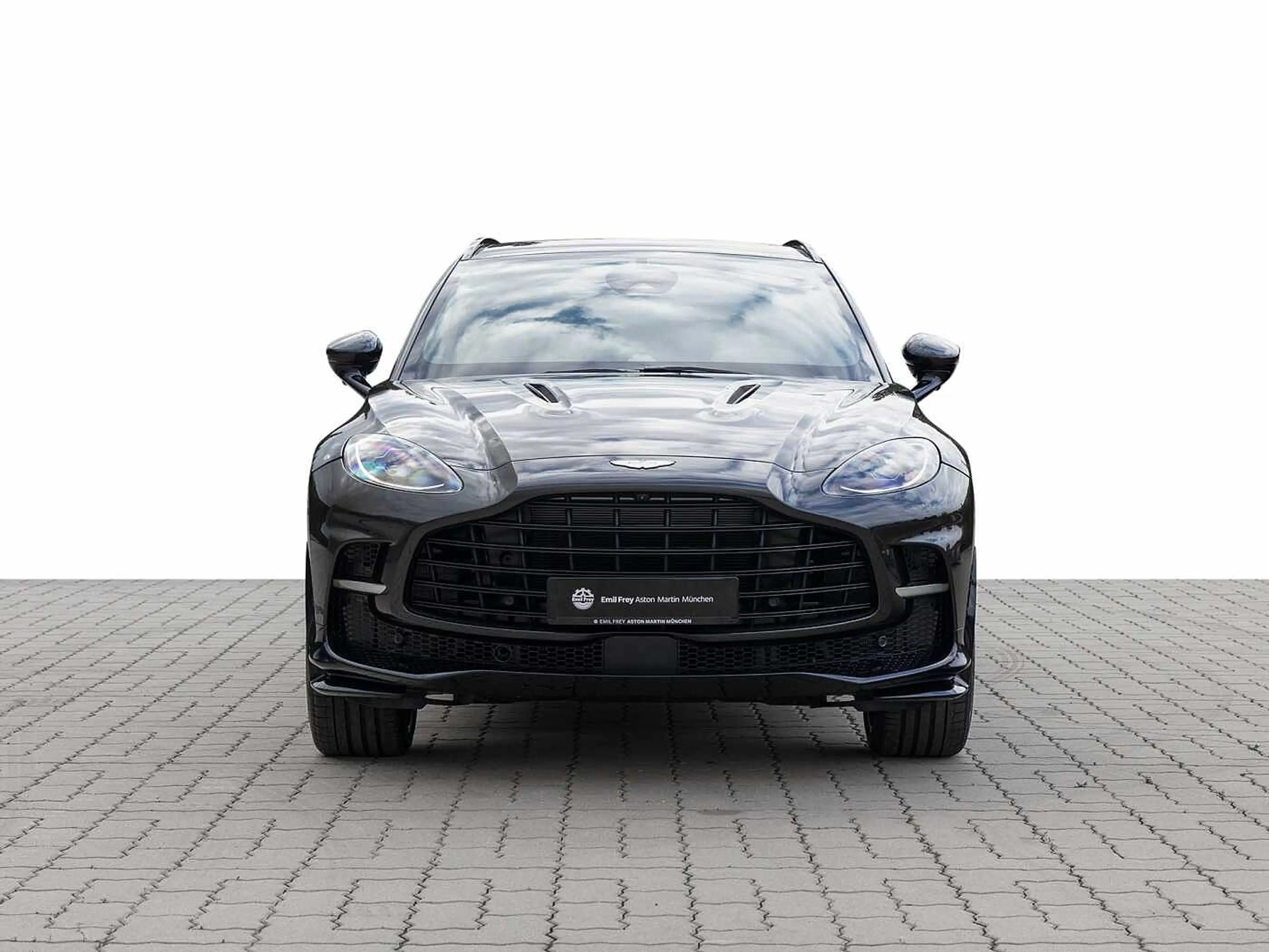 Aston Martin DBX 707 - Minotaur Green - — photo 8