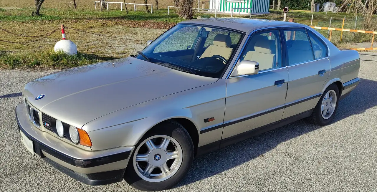 BMW 520i, foto 11