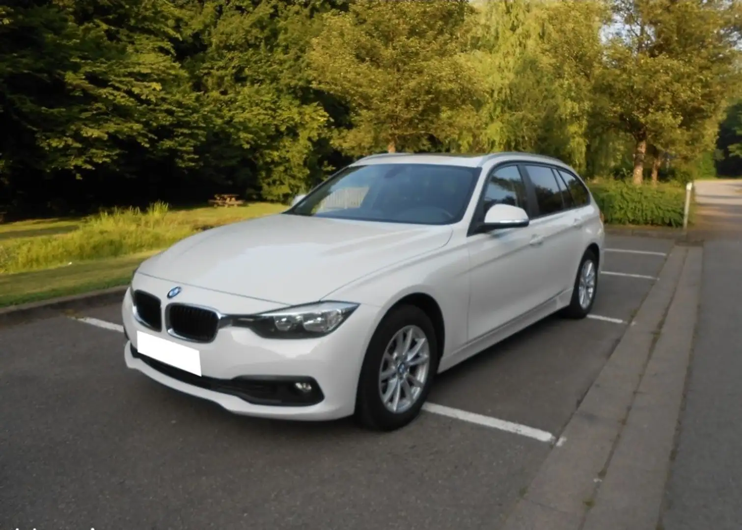 BMW 318 Touring 318d xDrive 150 ch Luxury - 1
