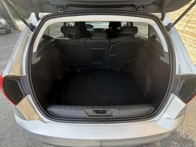 Peugeot 308 view 6