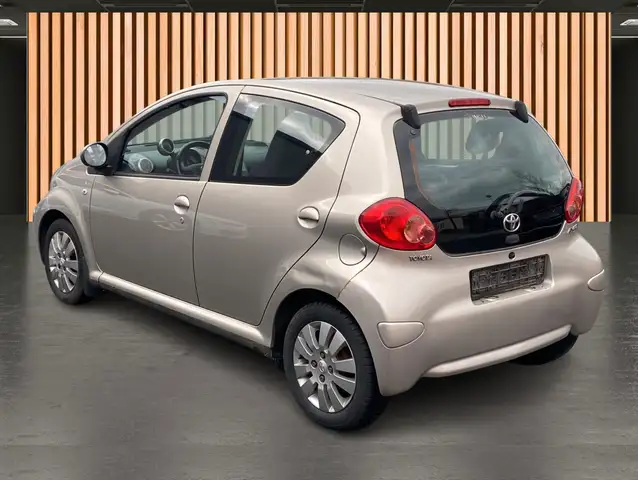 Toyota Aygo view 3