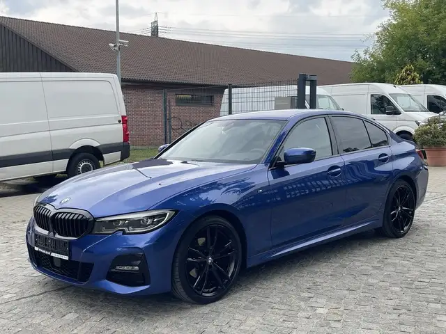 BMW 320 320d xDrive M-Sportpaket 1Hand*AHK*TOP