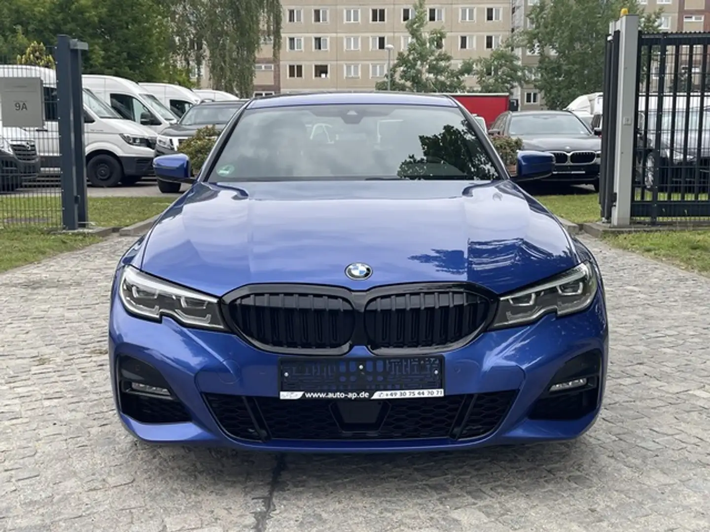 BMW 320 320d xDrive M-Sportpaket 1Hand*AHK*TOP Blau - 2