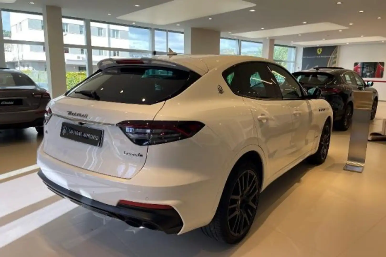 Maserati Levante V6 Diesel AWD Weiß - 2