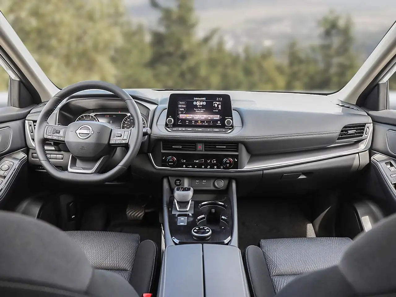 Nissan Rogue снимка Nissan Rogue