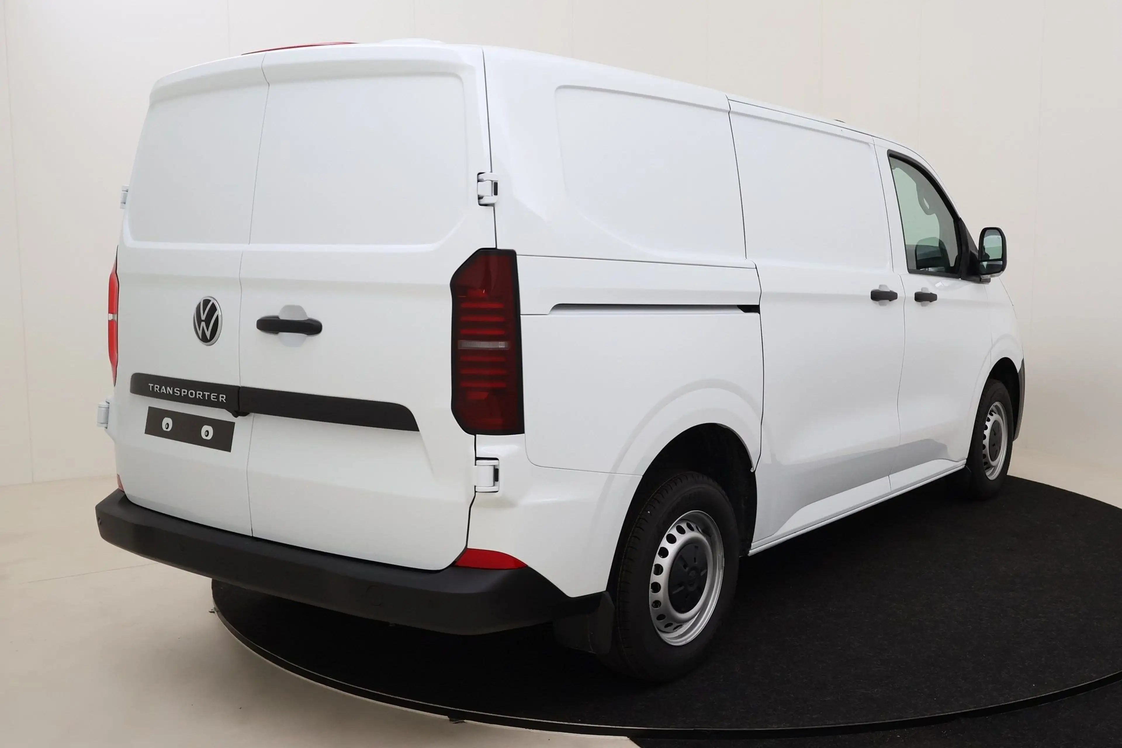 Volkswagen Transporter T7 Fourgon 3100 mm 2.0 TDI 110 hp Man.6 — photo 6