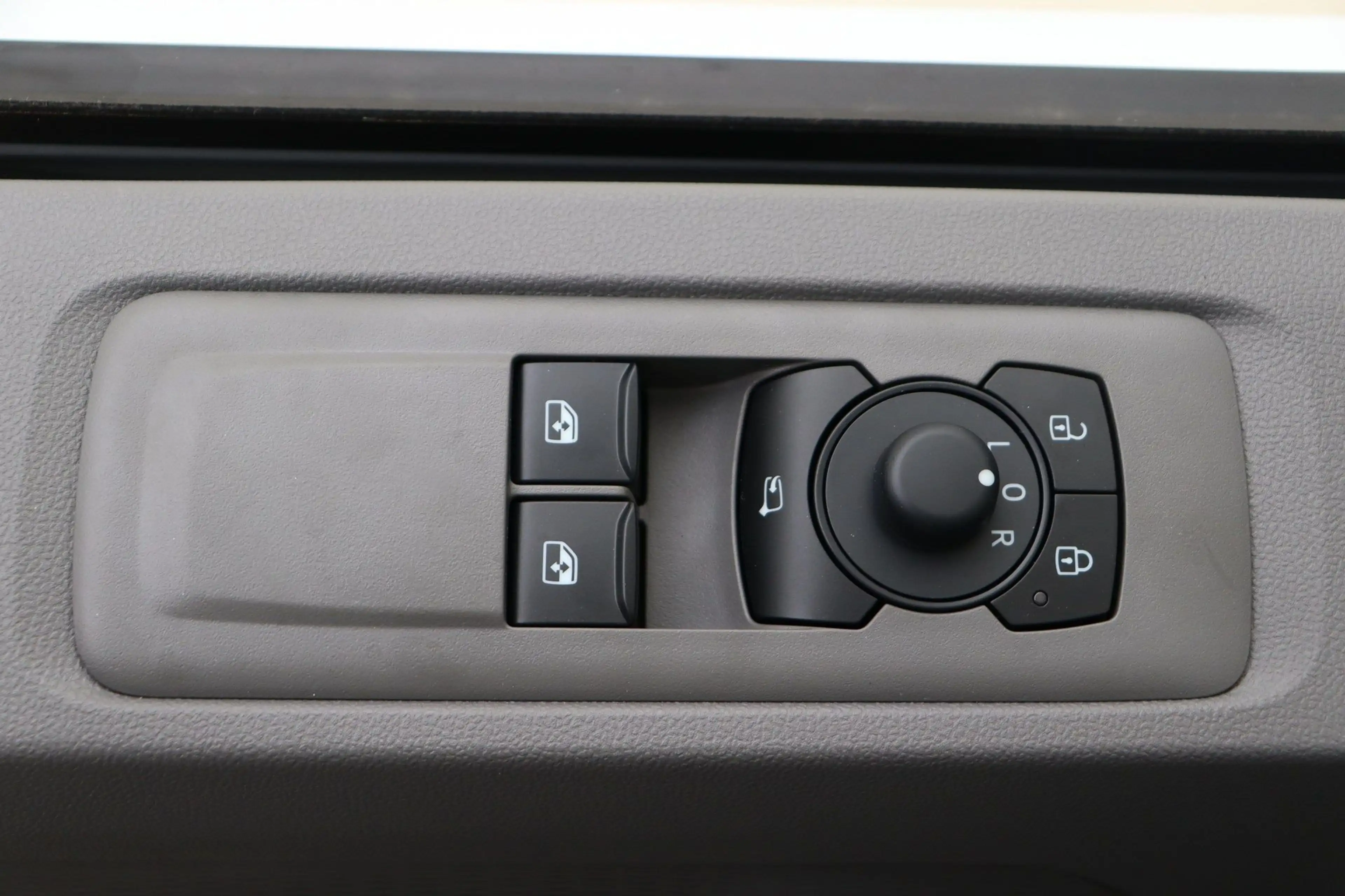 Volkswagen Transporter T7 Fourgon 3100 mm 2.0 TDI 110 hp Man.6 — photo 14