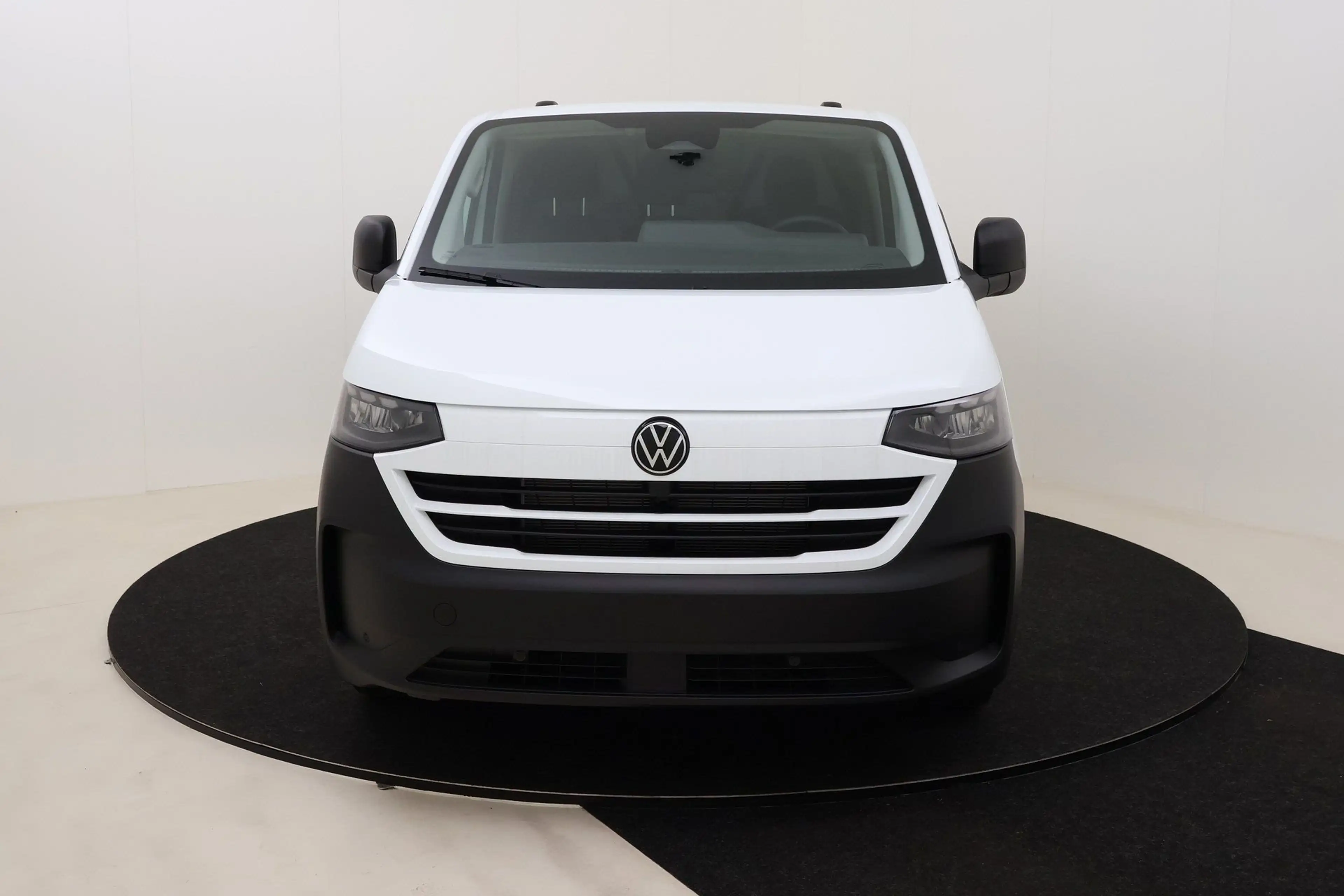 Volkswagen Transporter T7 Fourgon 3100 mm 2.0 TDI 110 hp Man.6 — photo 2