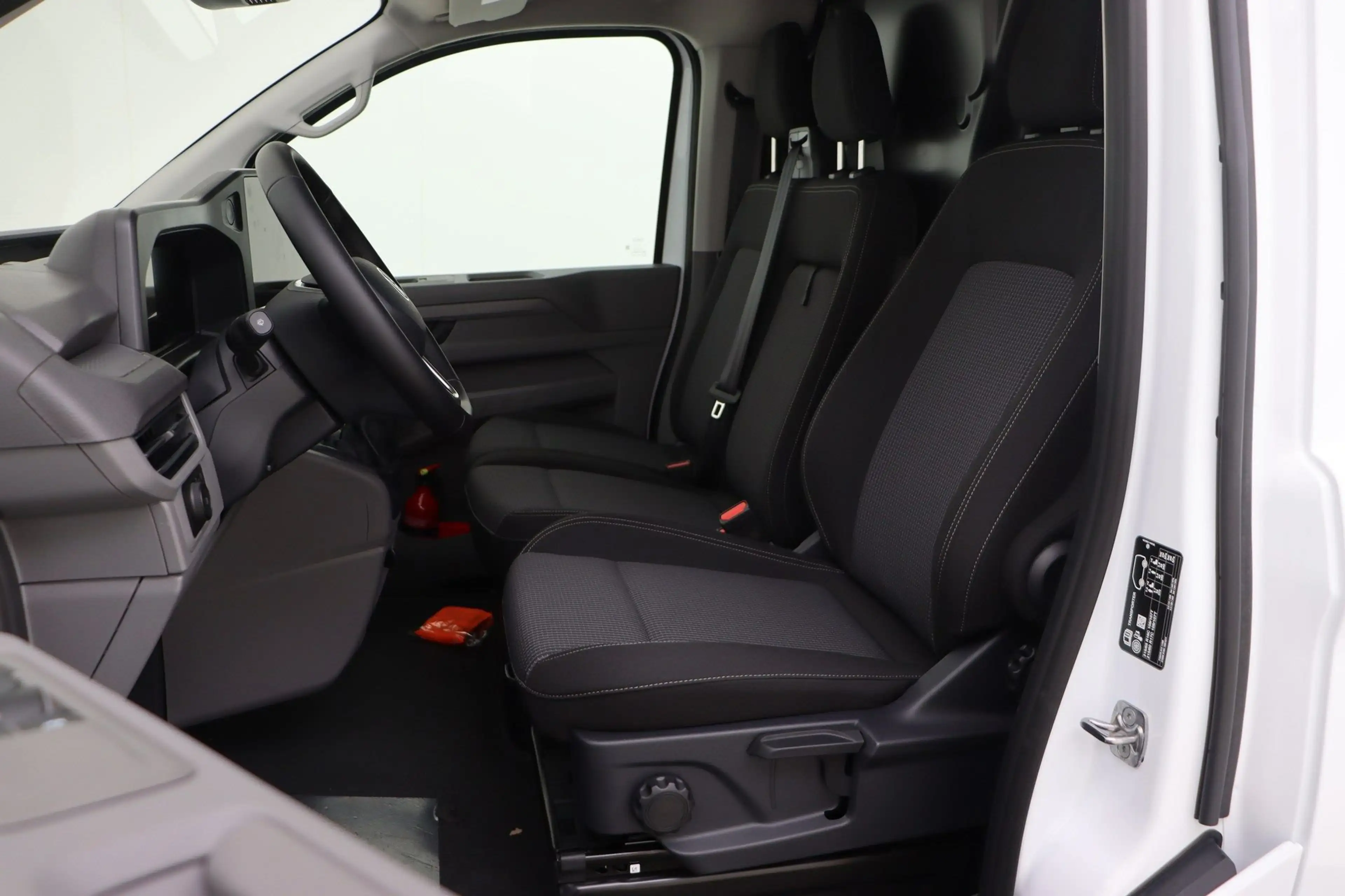 Volkswagen Transporter T7 Fourgon 3100 mm 2.0 TDI 110 hp Man.6 — photo 12