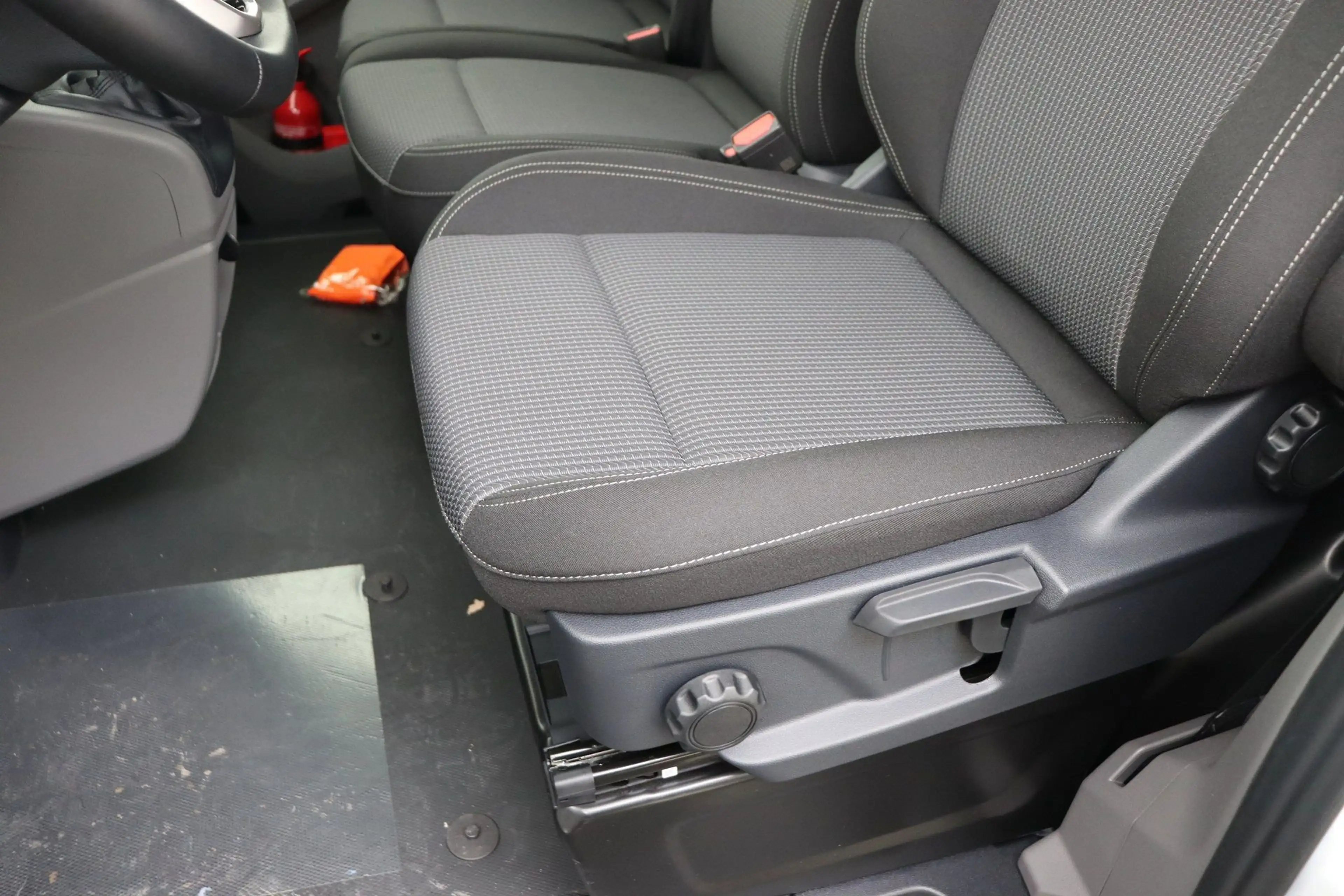 Volkswagen Transporter T7 Fourgon 3100 mm 2.0 TDI 110 hp Man.6 — photo 15