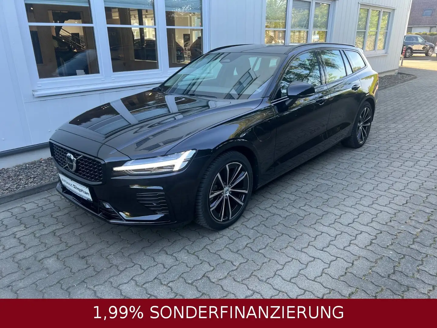Volvo V60 Recharge T8 AWD Geartronic PLUS DARK -32% Schwarz - 1