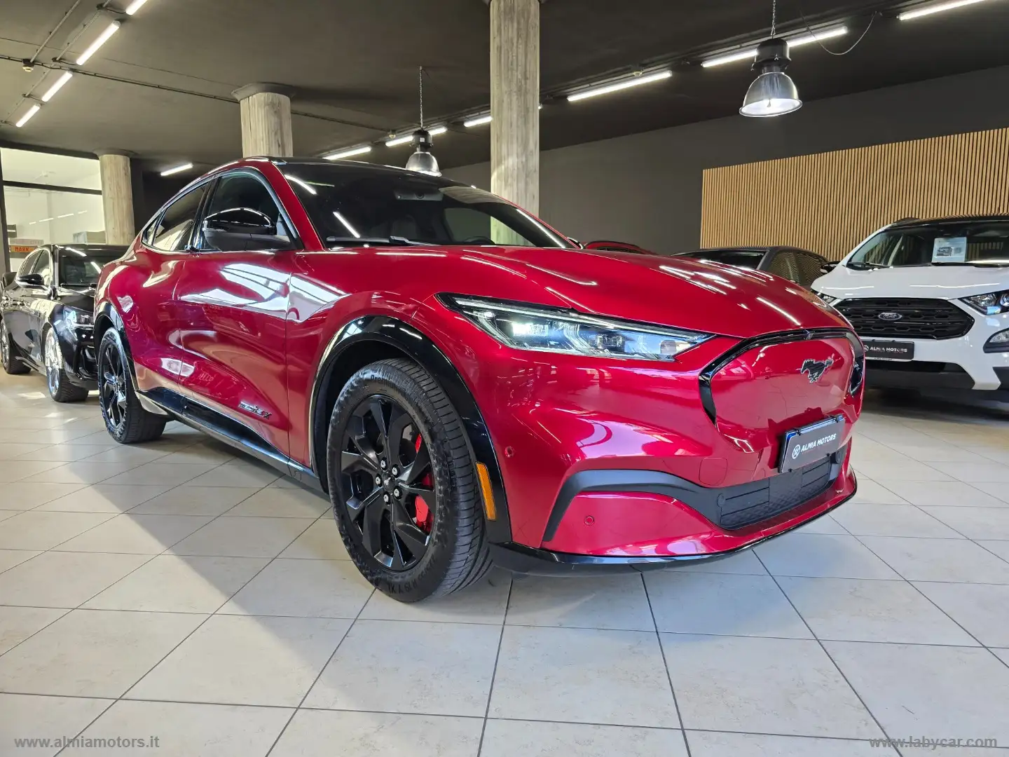Ford Mustang Mach-E Mach-E Elettr.Ext. 294CV Premium Rouge - 2
