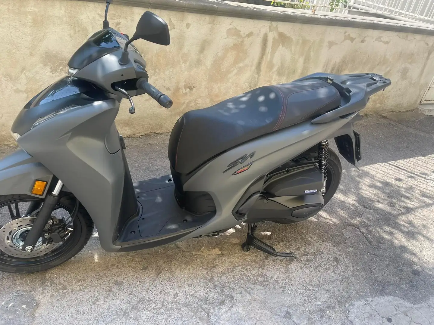 Honda SH 350i sport - 1