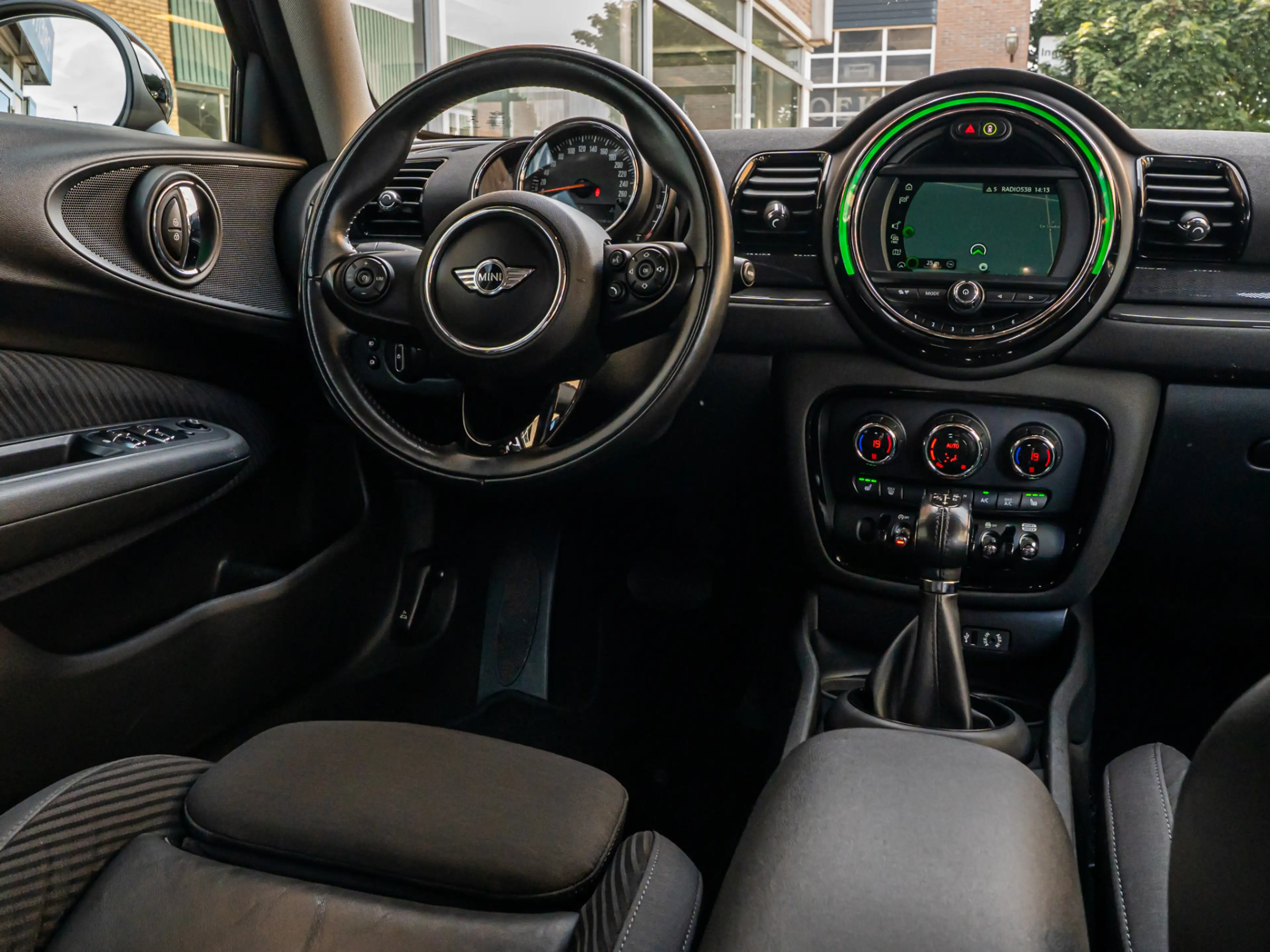MINI Cooper Clubman 1.5 Chili Serious Business 17 INCH STOELVERW LED C — photo 25