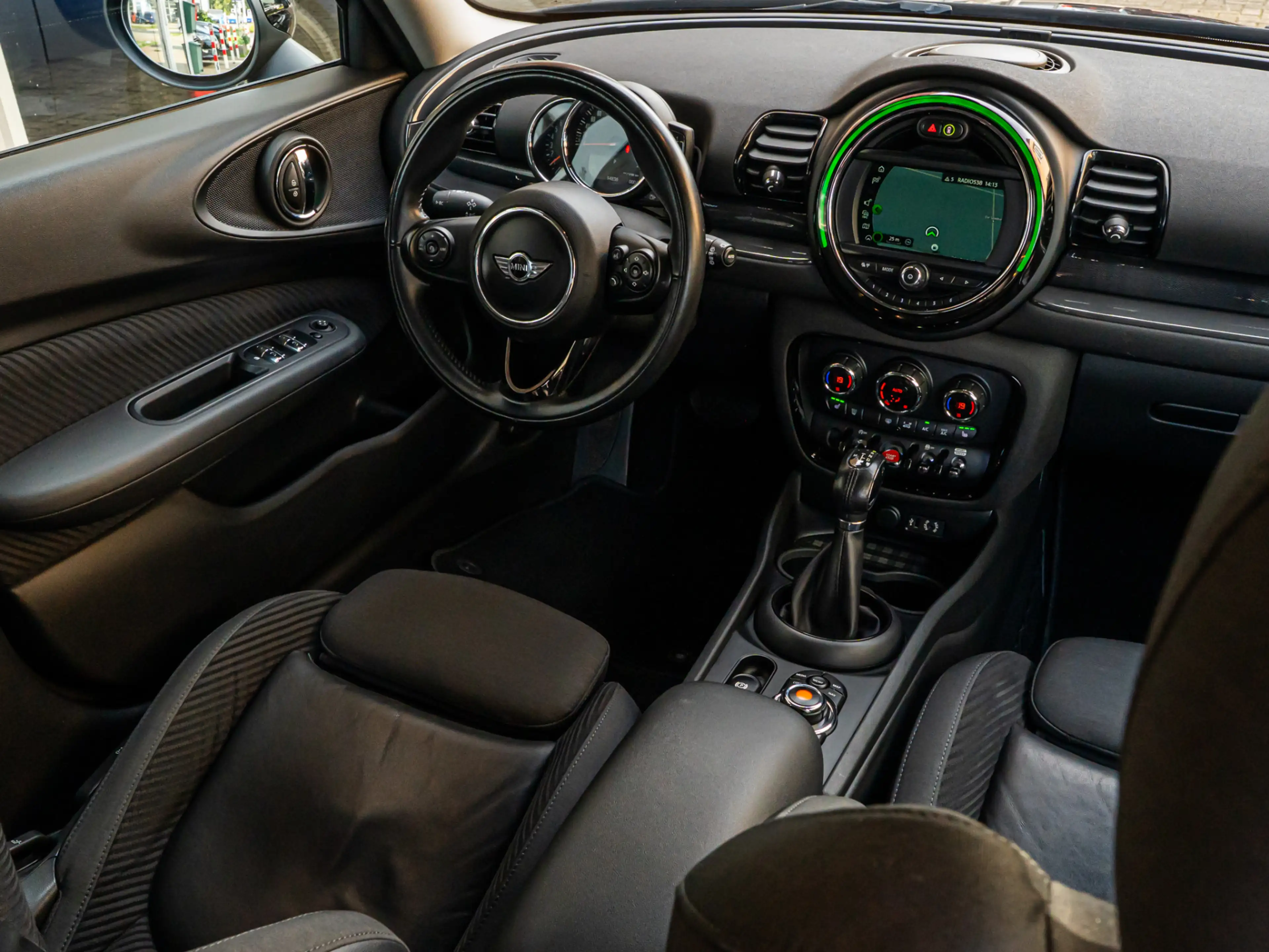 MINI Cooper Clubman 1.5 Chili Serious Business 17 INCH STOELVERW LED C — photo 2