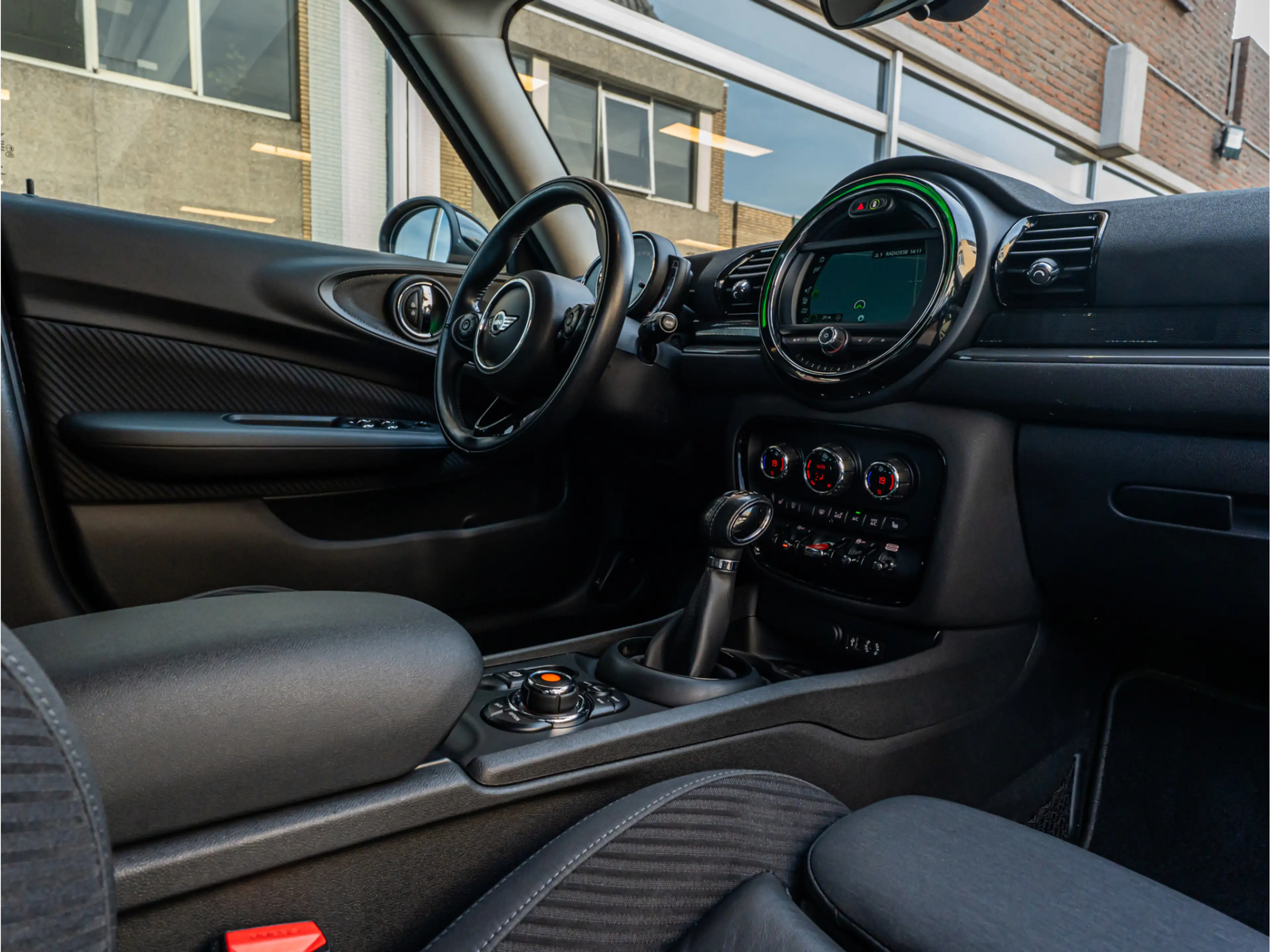 MINI Cooper Clubman 1.5 Chili Serious Business 17 INCH STOELVERW LED C — photo 17
