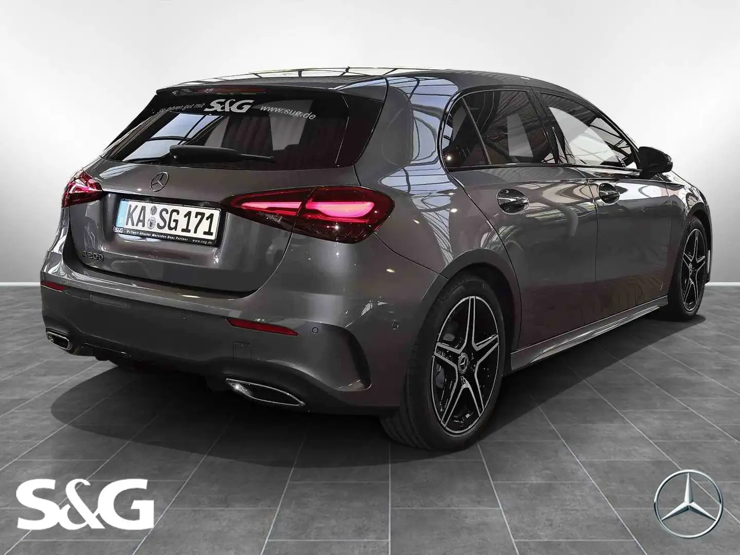 Mercedes-Benz A 200 Kompaktlim. AMG MBUX+LED+AHK+RüKam+Distron Grau - 2