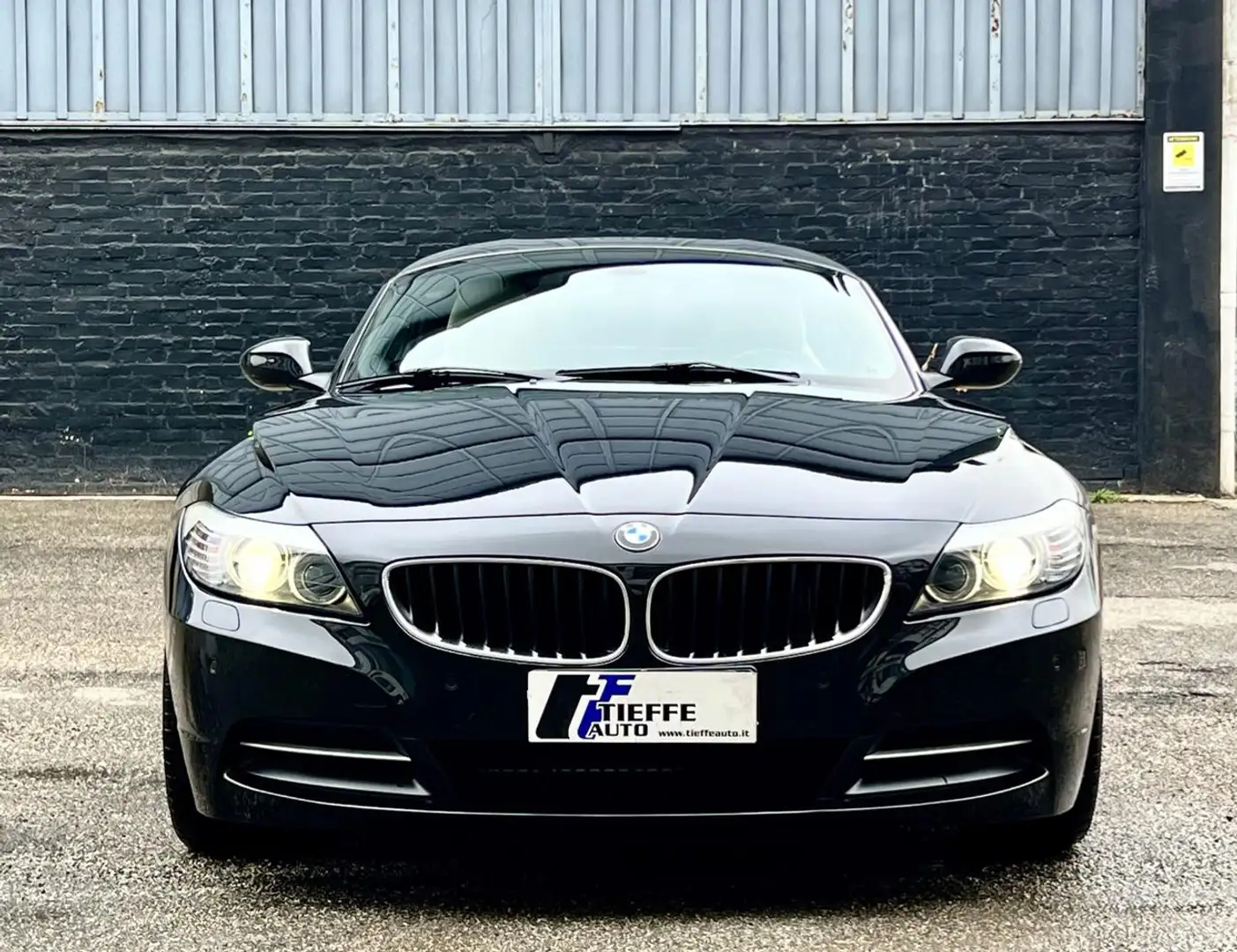 BMW Z4 sDrive23i   6 cilindri crna - 2