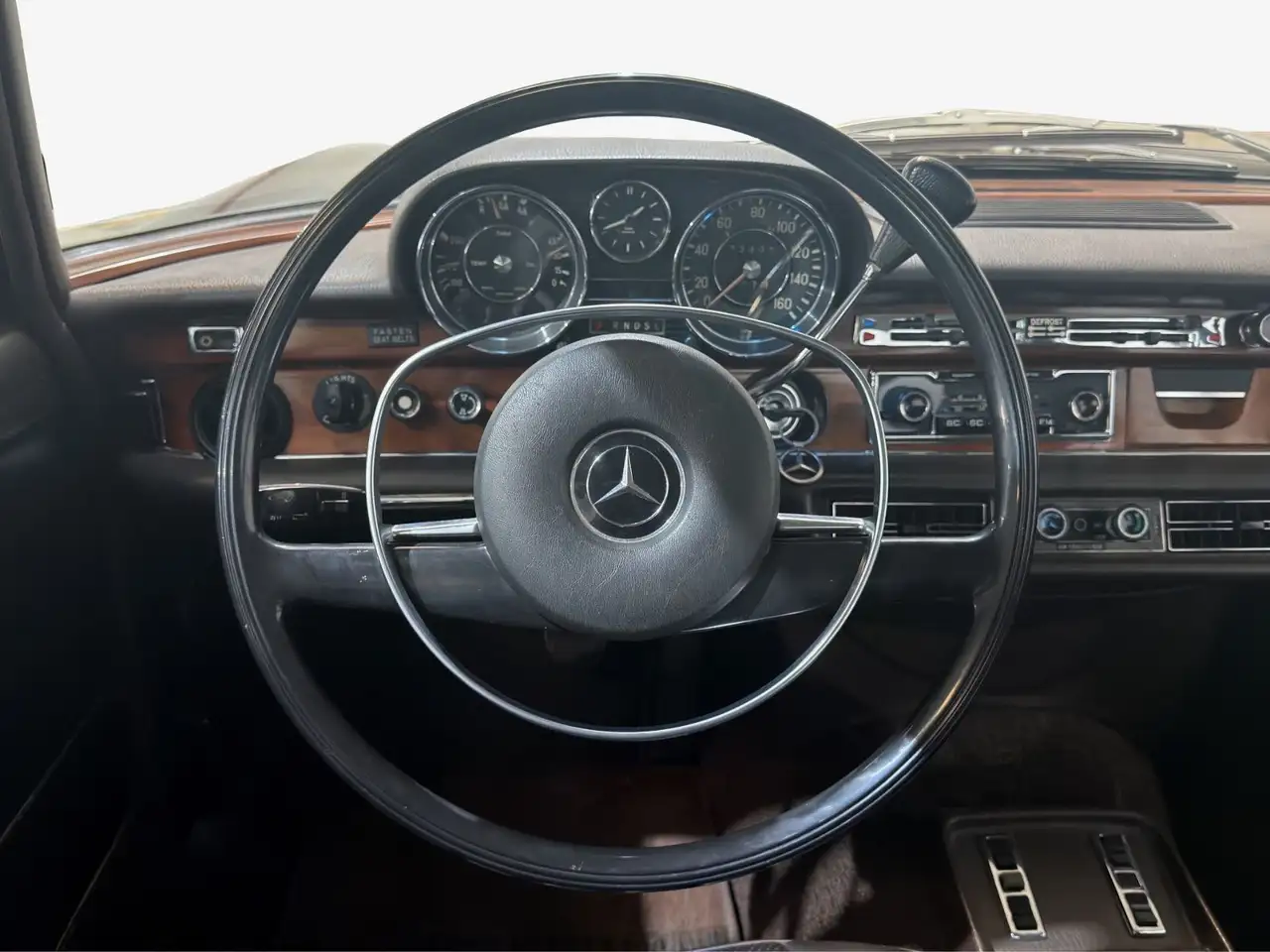 Mercedes-Benz 280 SE 4.5 W108 V8°KLASSIKER°RESTAURIERT°LEDER°, foto 8