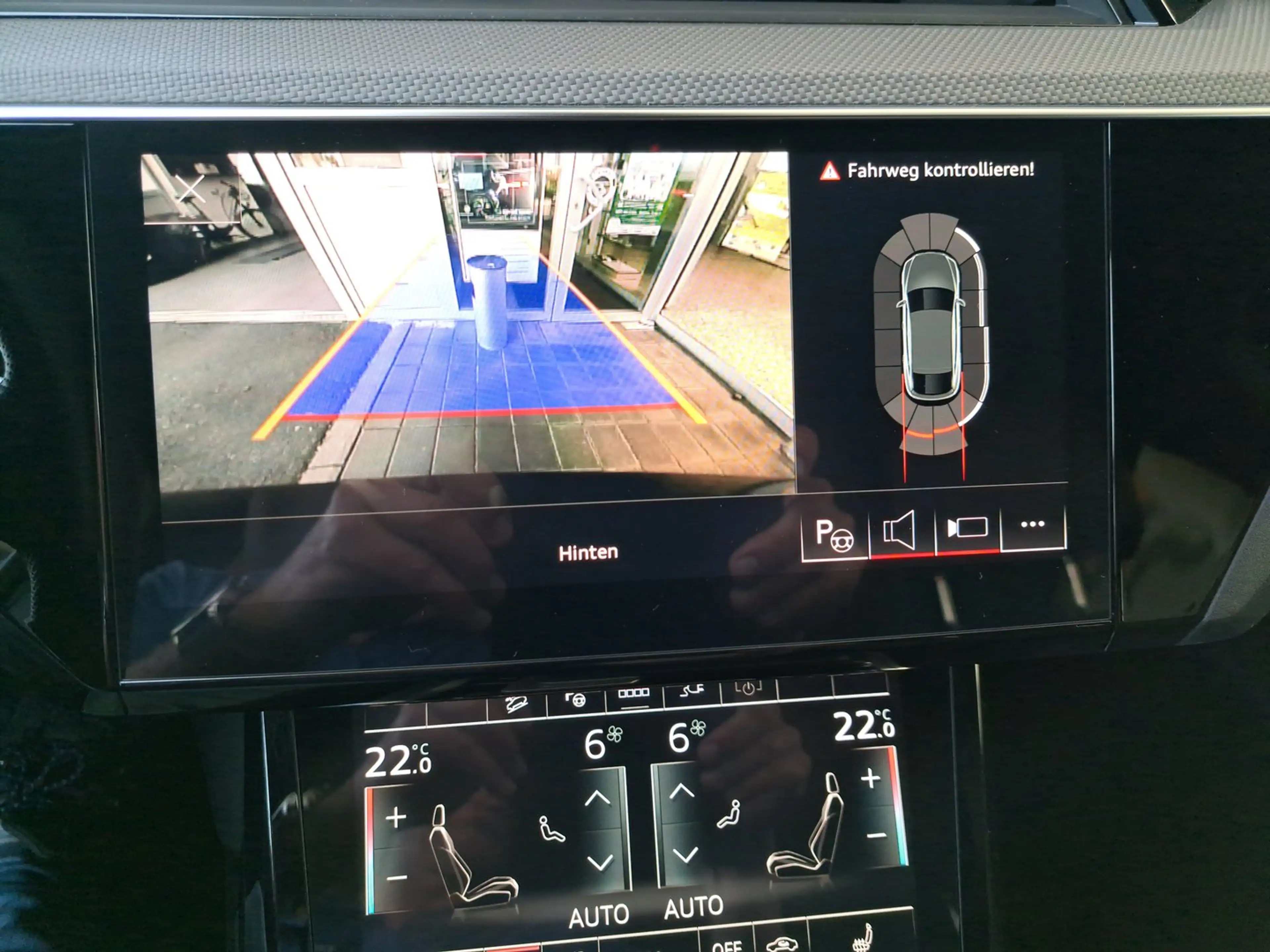 Audi e-tron 55 300 kW S line — photo 9