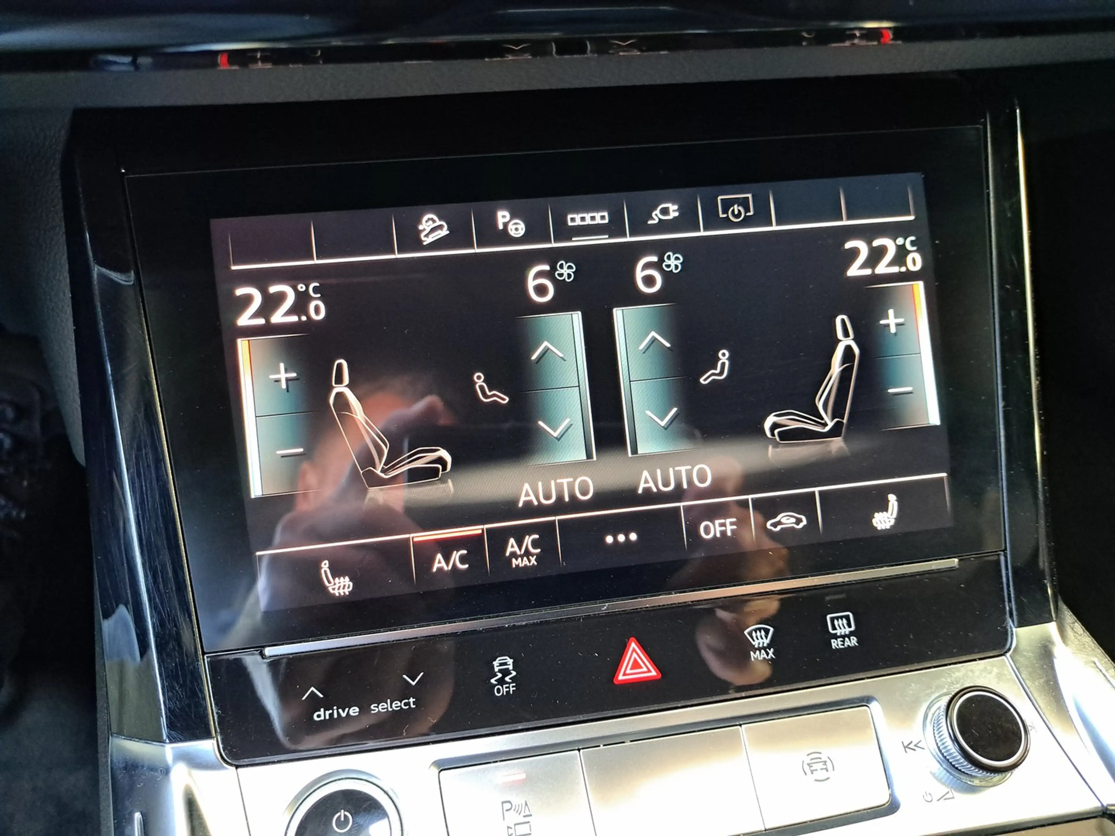 Audi e-tron 55 300 kW S line — photo 10