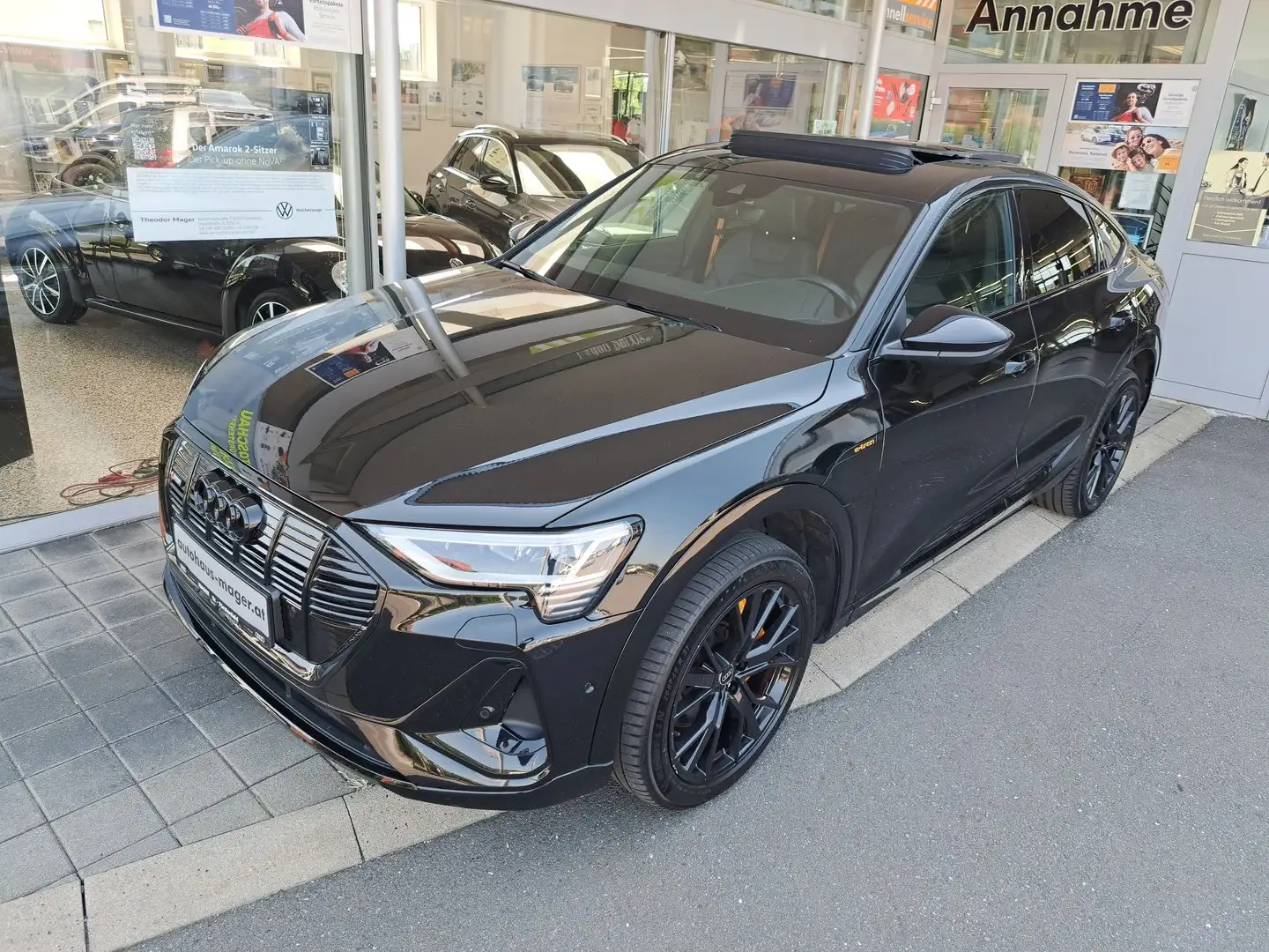 Audi e-tron 55 300 kW S line Schwarz - 2