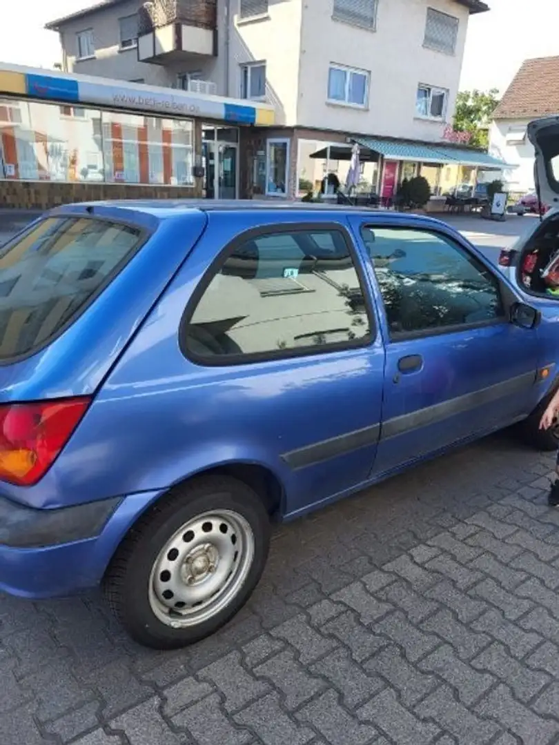 Ford Fiesta Bleu - 2