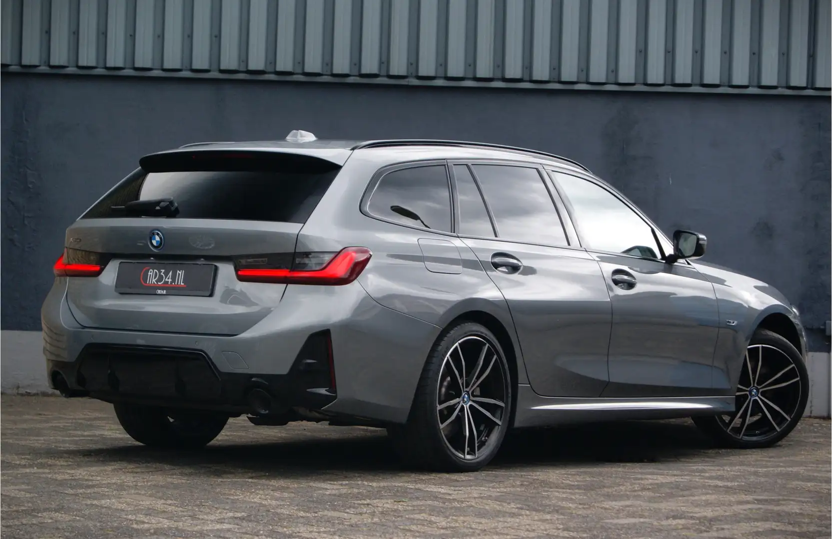 BMW 320 3-serie Touring Facelift 320e 204PK xDrive M-Sport Gris - 2
