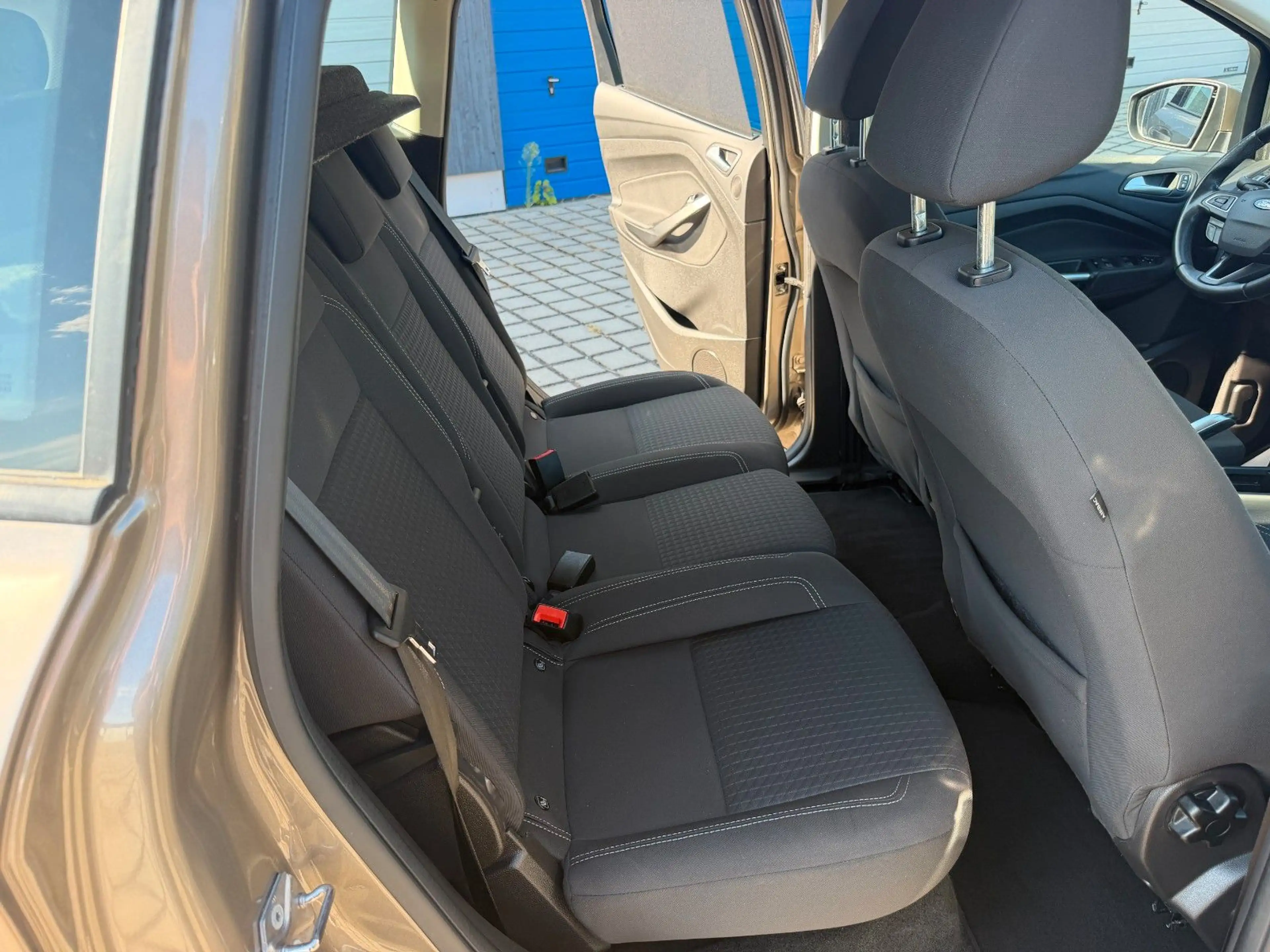 Ford C-Max C-MAX Cool & Connect*R-KAMERA*NAVI*AHK* — photo 9