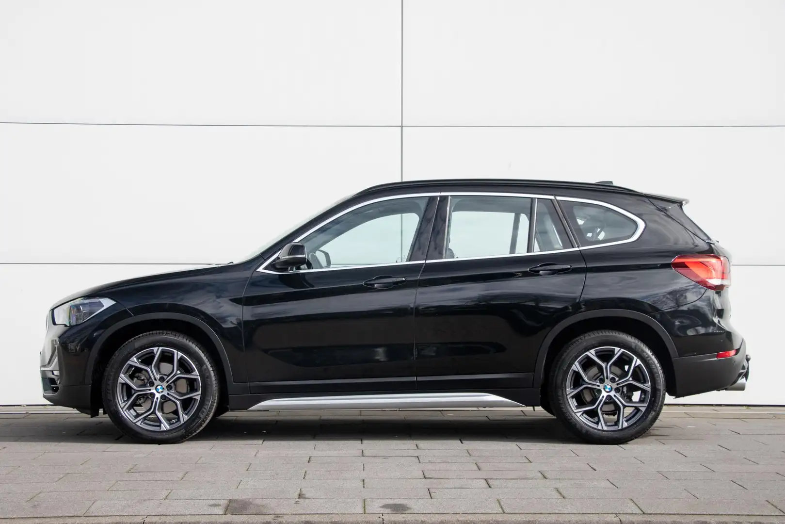 BMW X1 sDrive18i High Executive | xLine Pakket | Trekhaak Zwart - 2