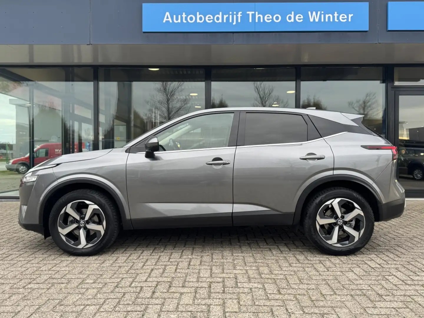 Nissan Qashqai 1.3 MHEV N-Connecta| Camera, Adapt. Cruise, LED, C Grijs - 2
