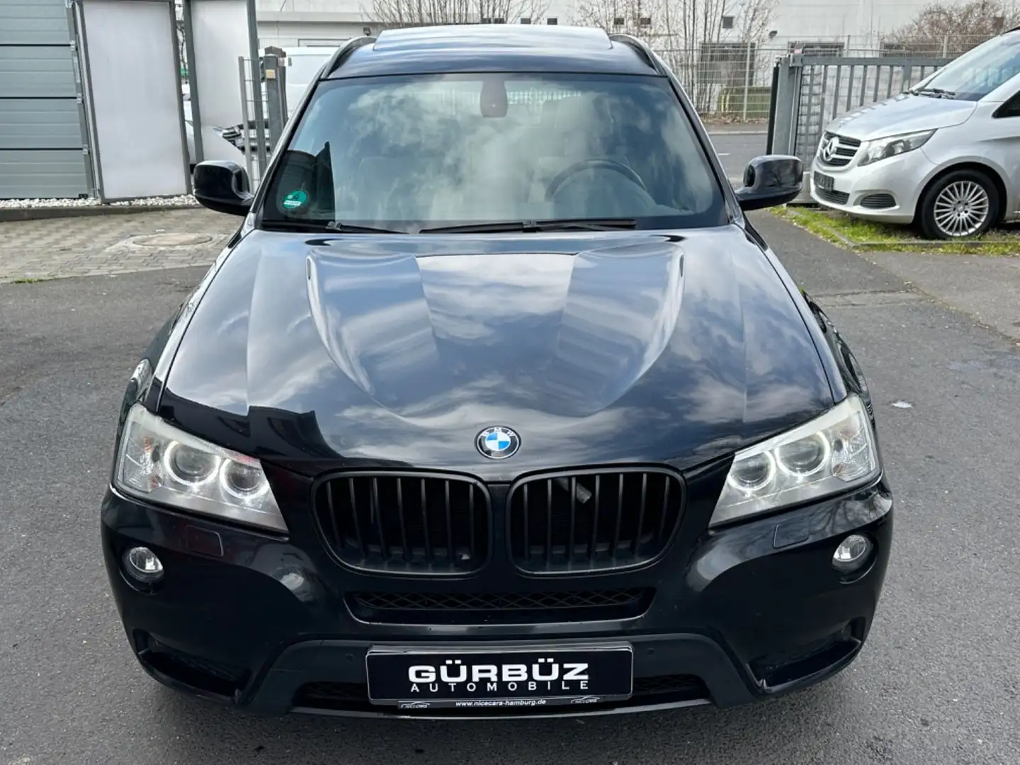 BMW X3 xDrive30d~PANO~LEDER~BI XENON Fekete - 2