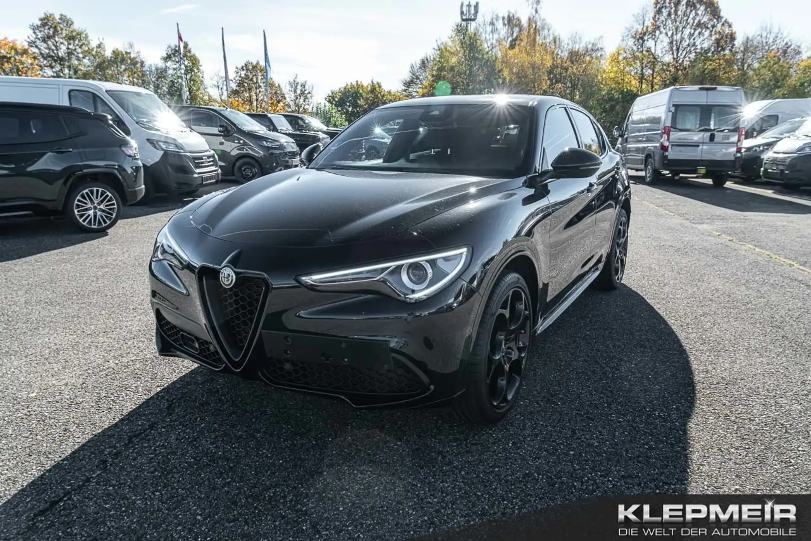 Alfa Romeo Stelvio Estrema 2.0 Turbo 16V 206kW (280 PS) Schwarz - 1