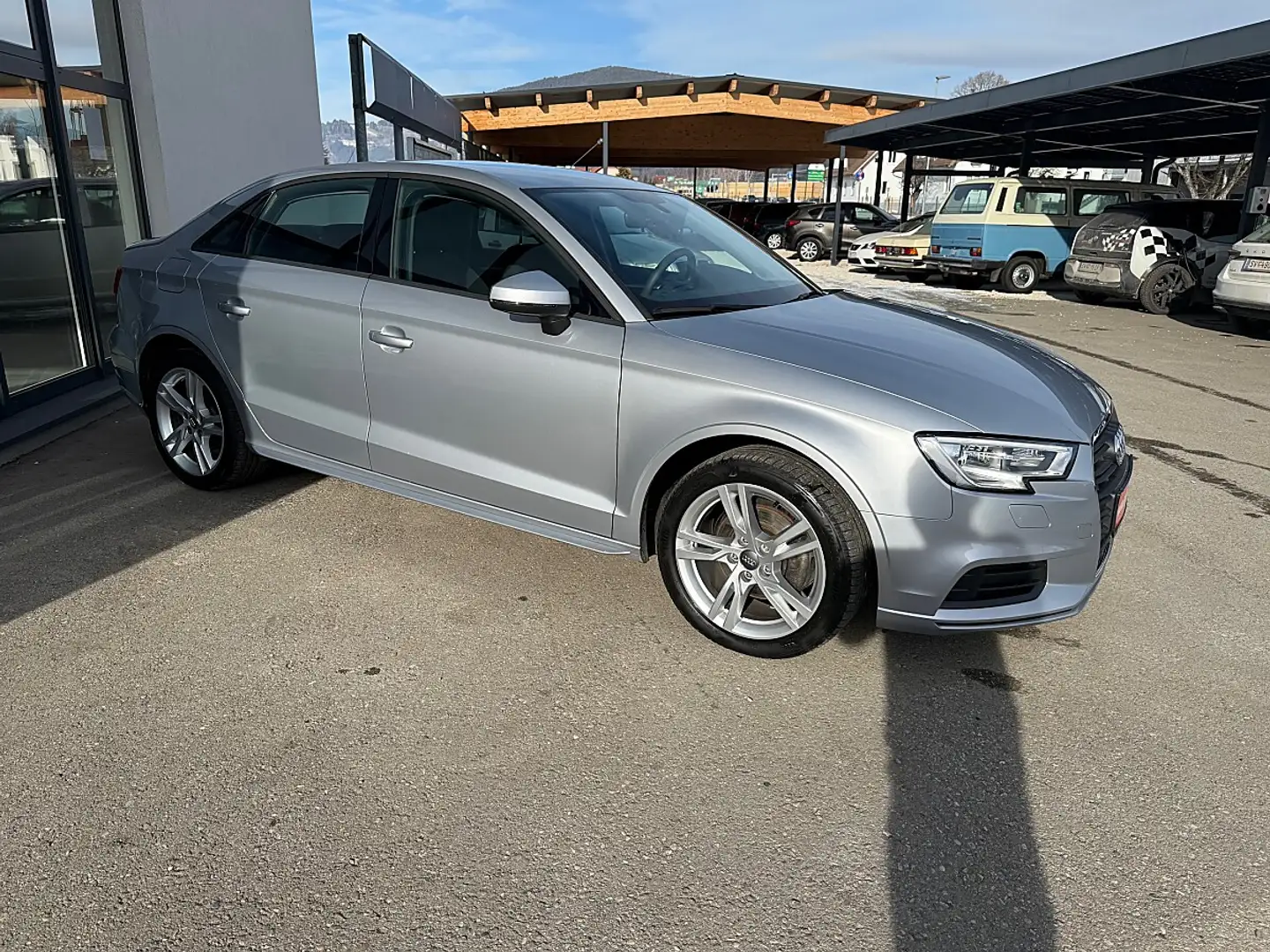 Audi A3 TFSI DSG Limousine Silber - 2