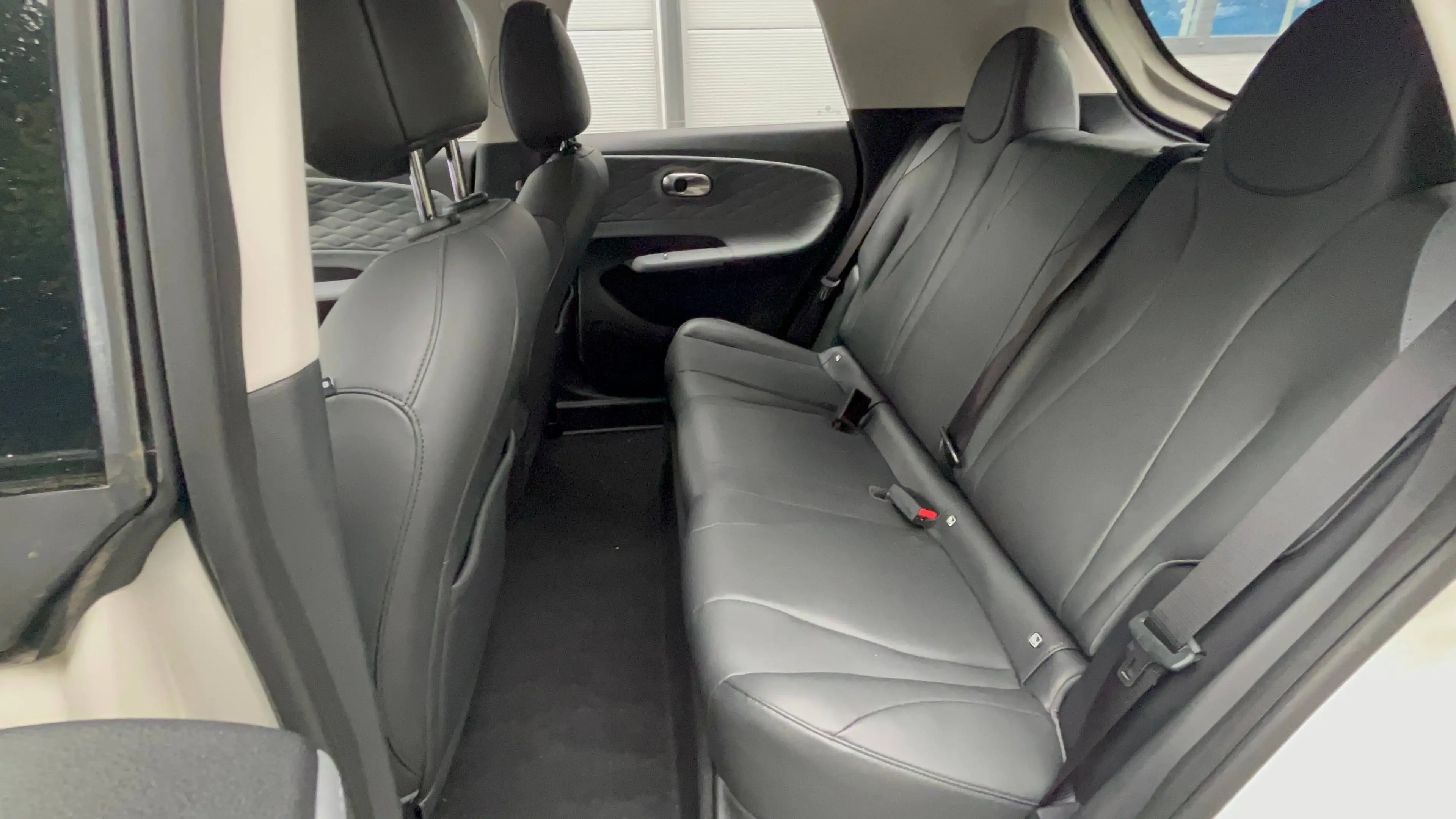 Dongfeng Box E3 Fließheck - 42,3KwH - LED, Lederaus.,KeyFree,AppleCar Play/Android Auto — photo 12