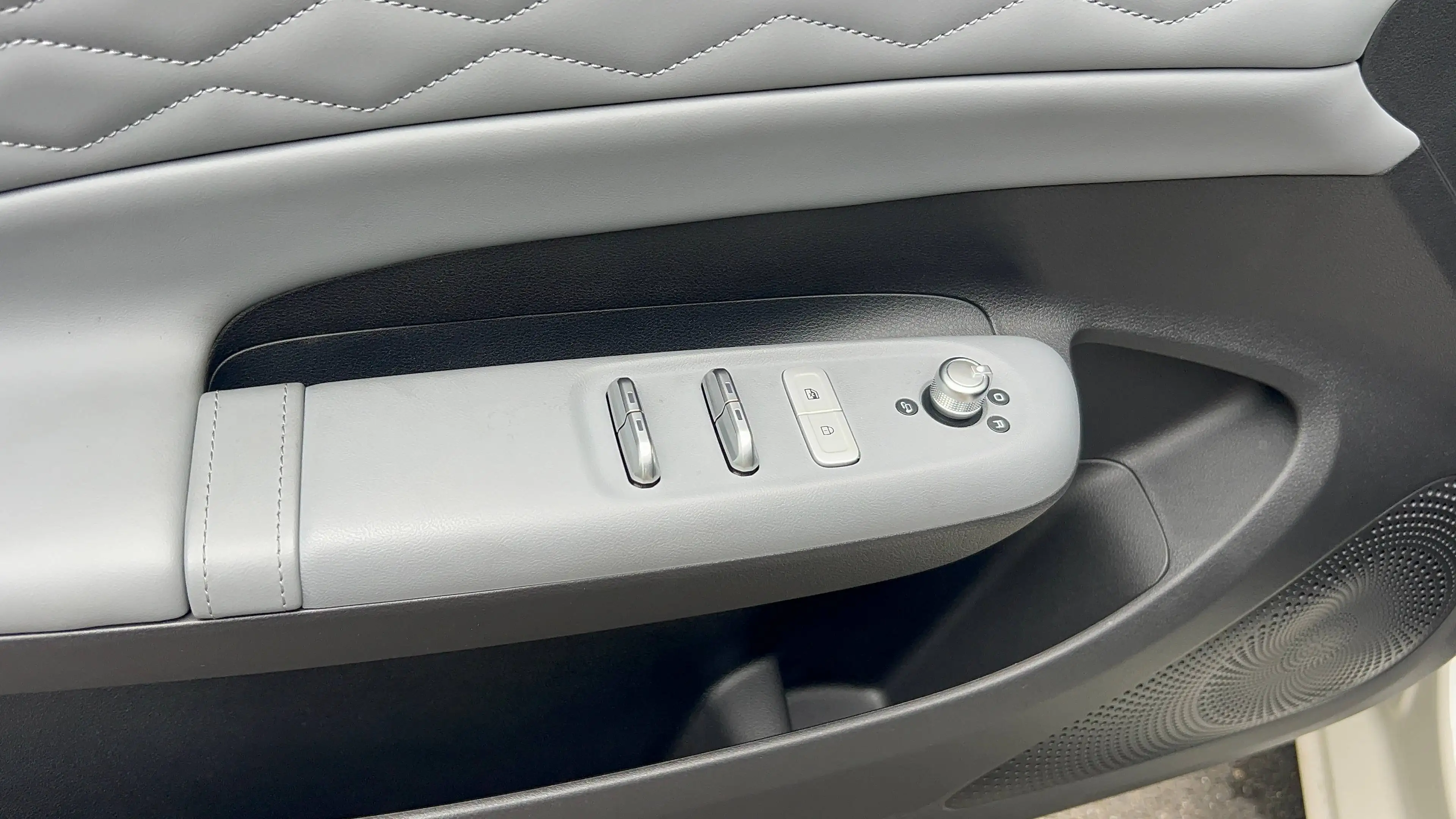 Dongfeng Box E3 Fließheck - 42,3KwH - LED, Lederaus.,KeyFree,AppleCar Play/Android Auto — photo 14