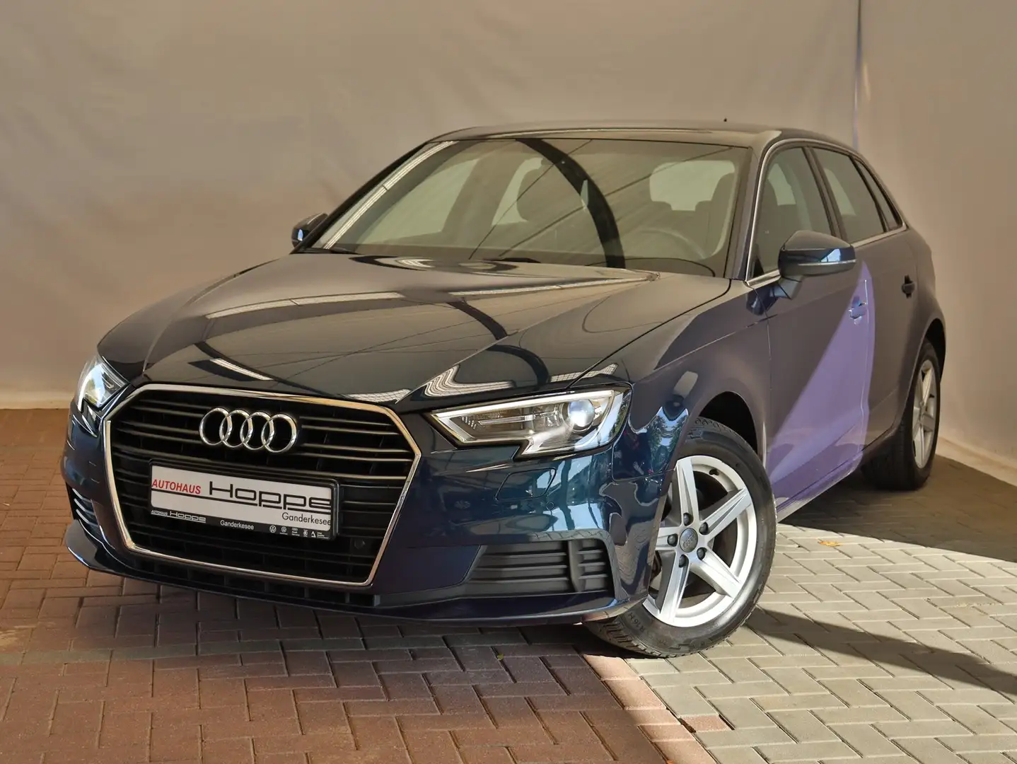 Audi A3 Sportback 1.0 l TFSI S-Tronic+NAVI+PDC+SHZ+TEMP... Blau - 2