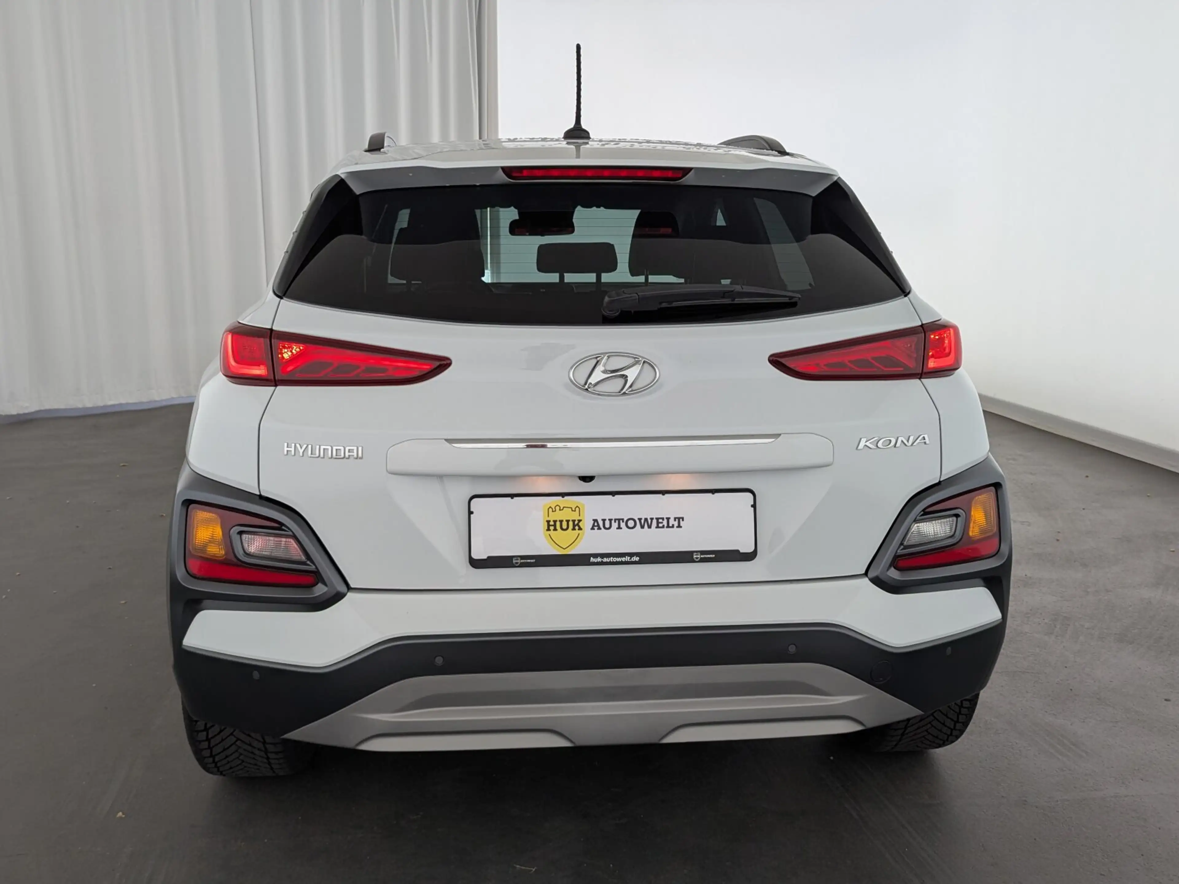 Hyundai KONA Kona 1.6 CRDi Style 2WD CARPLAY+RFK+SHZ+TEMP+ eFH. — photo 7