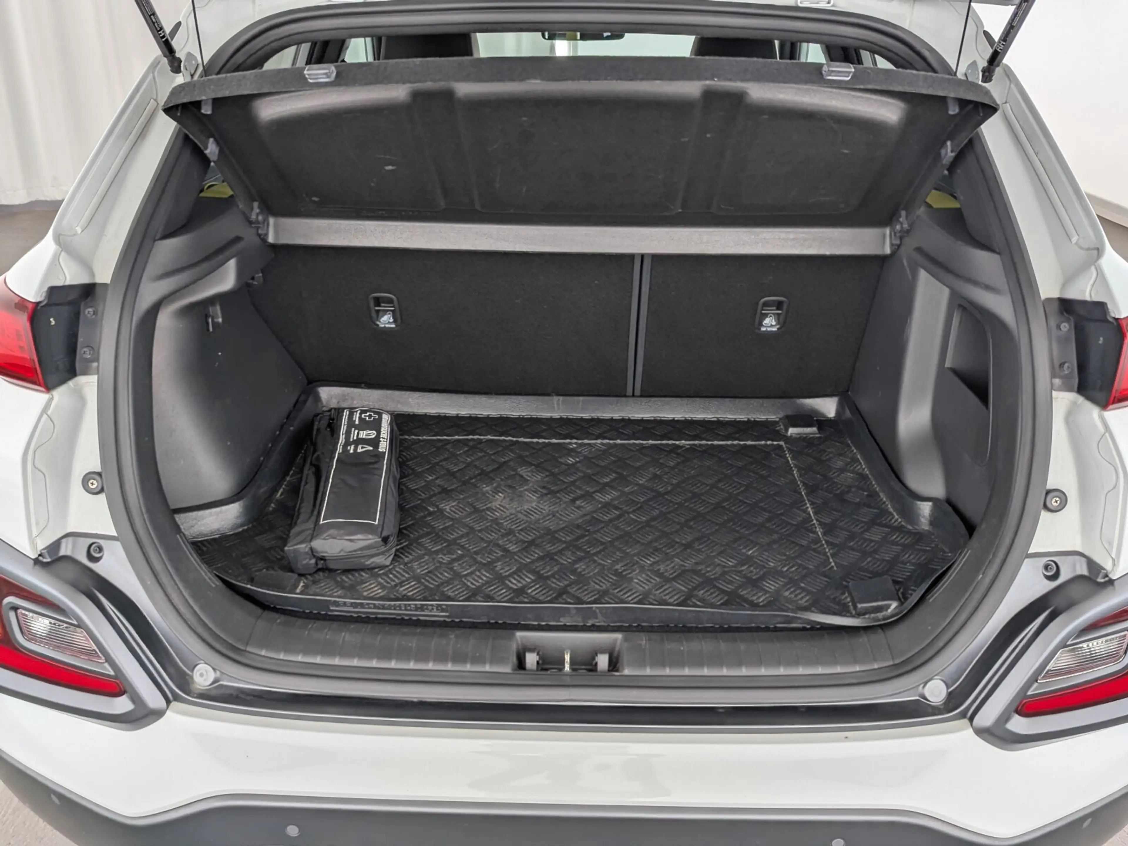 Hyundai KONA Kona 1.6 CRDi Style 2WD CARPLAY+RFK+SHZ+TEMP+ eFH. — photo 11