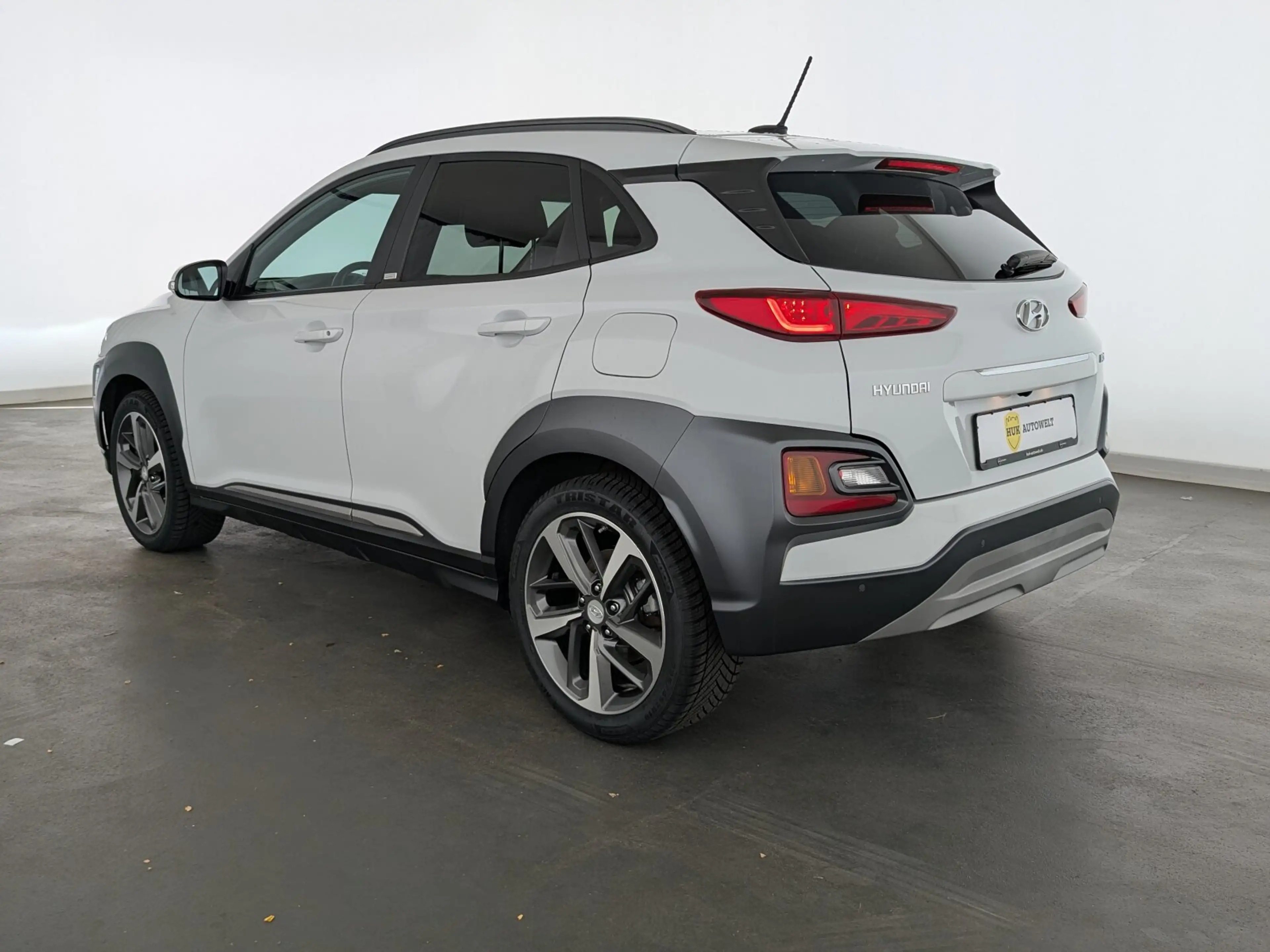 Hyundai KONA Kona 1.6 CRDi Style 2WD CARPLAY+RFK+SHZ+TEMP+ eFH. — photo 9