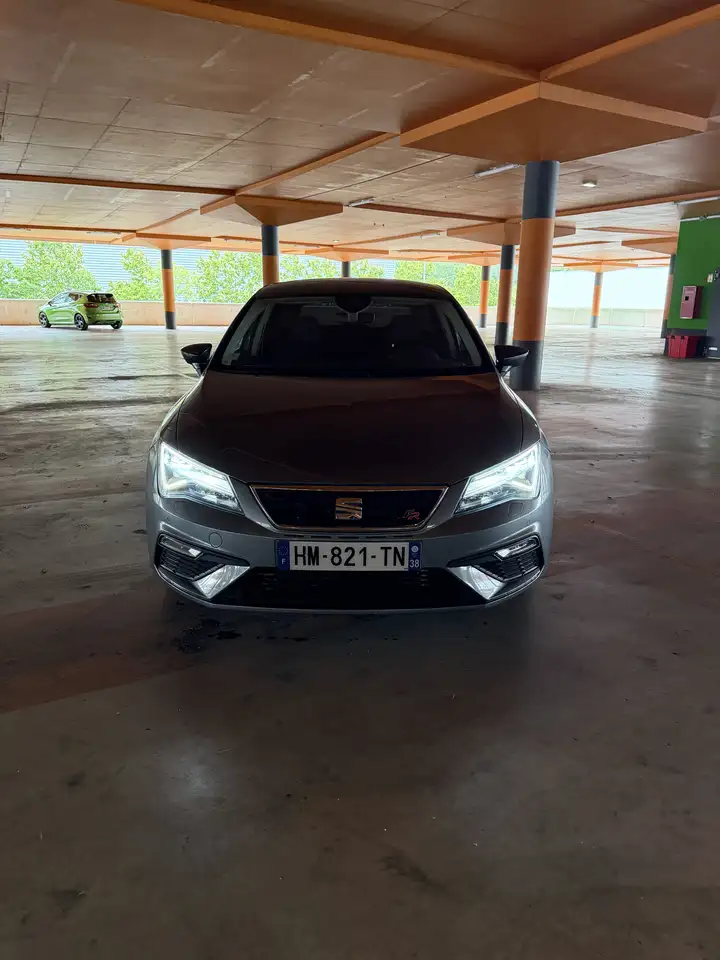 SEAT Leon ST 1.8 TSI 180 Start/Stop DSG7 FR — photo 1 of 7