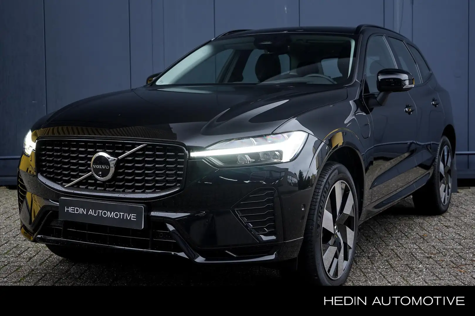 Volvo XC60 2.0 T6 Plug-in hybrid AWD Ultra Dark | Trekhaak | Zwart - 1