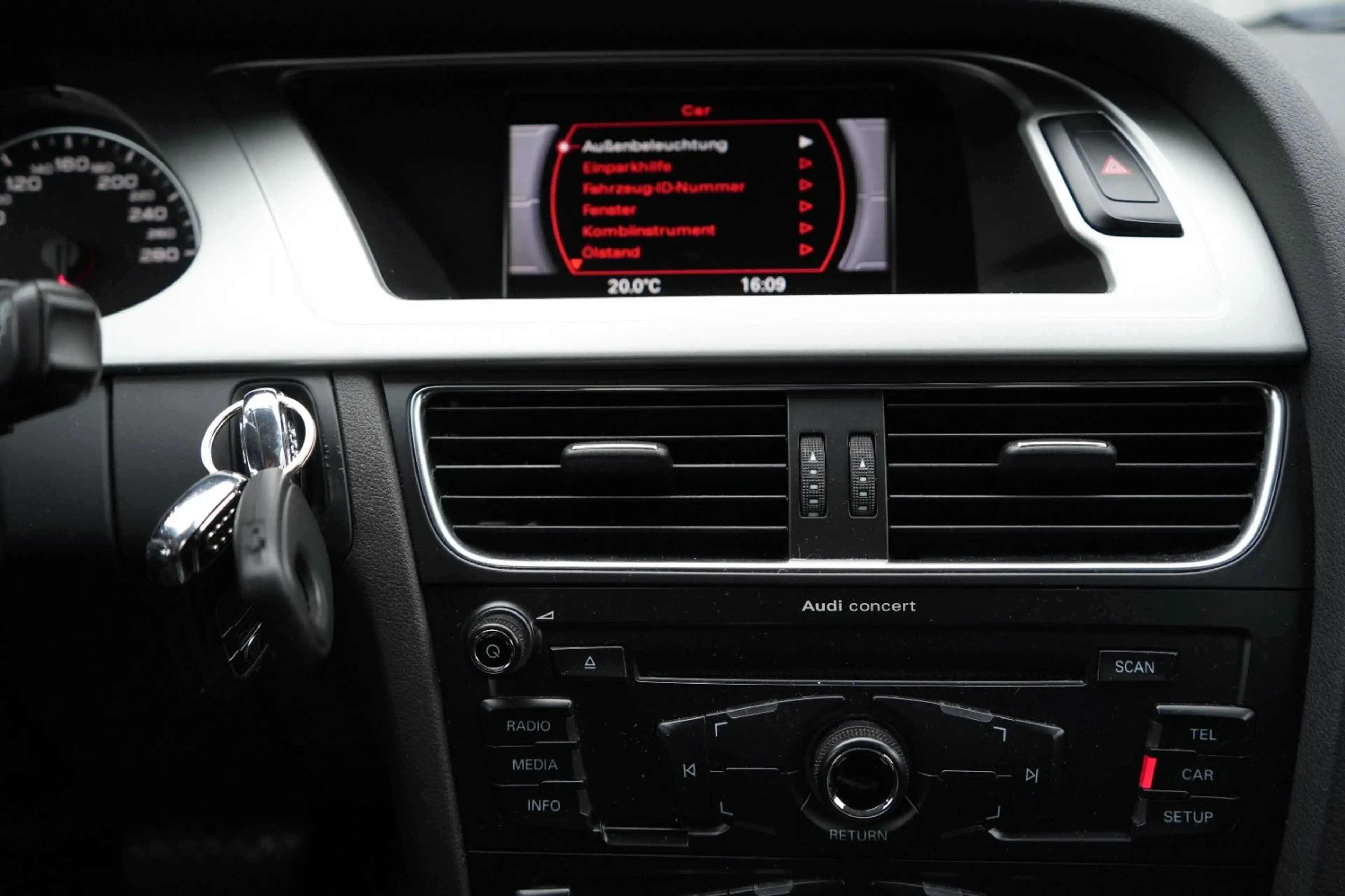 Audi A4 1.8 TFSI Automatik/Scheckheft/Bi-Xenon/AHK — photo 15