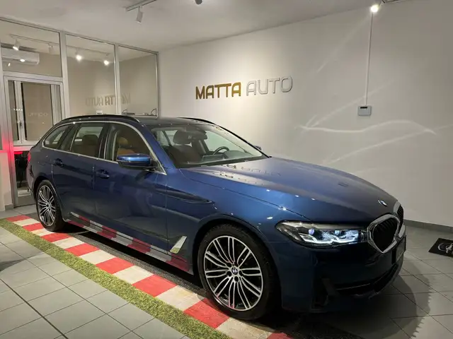 BMW 530 530d Touring mhev 48V xdrive Business auto